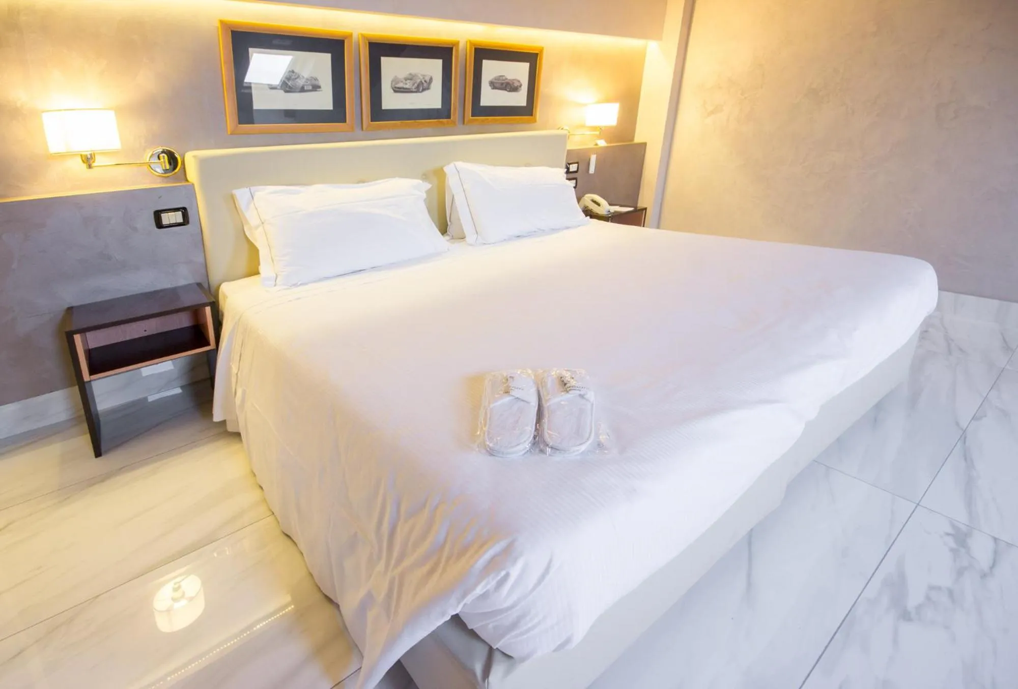 Bed in Best Western Modena District