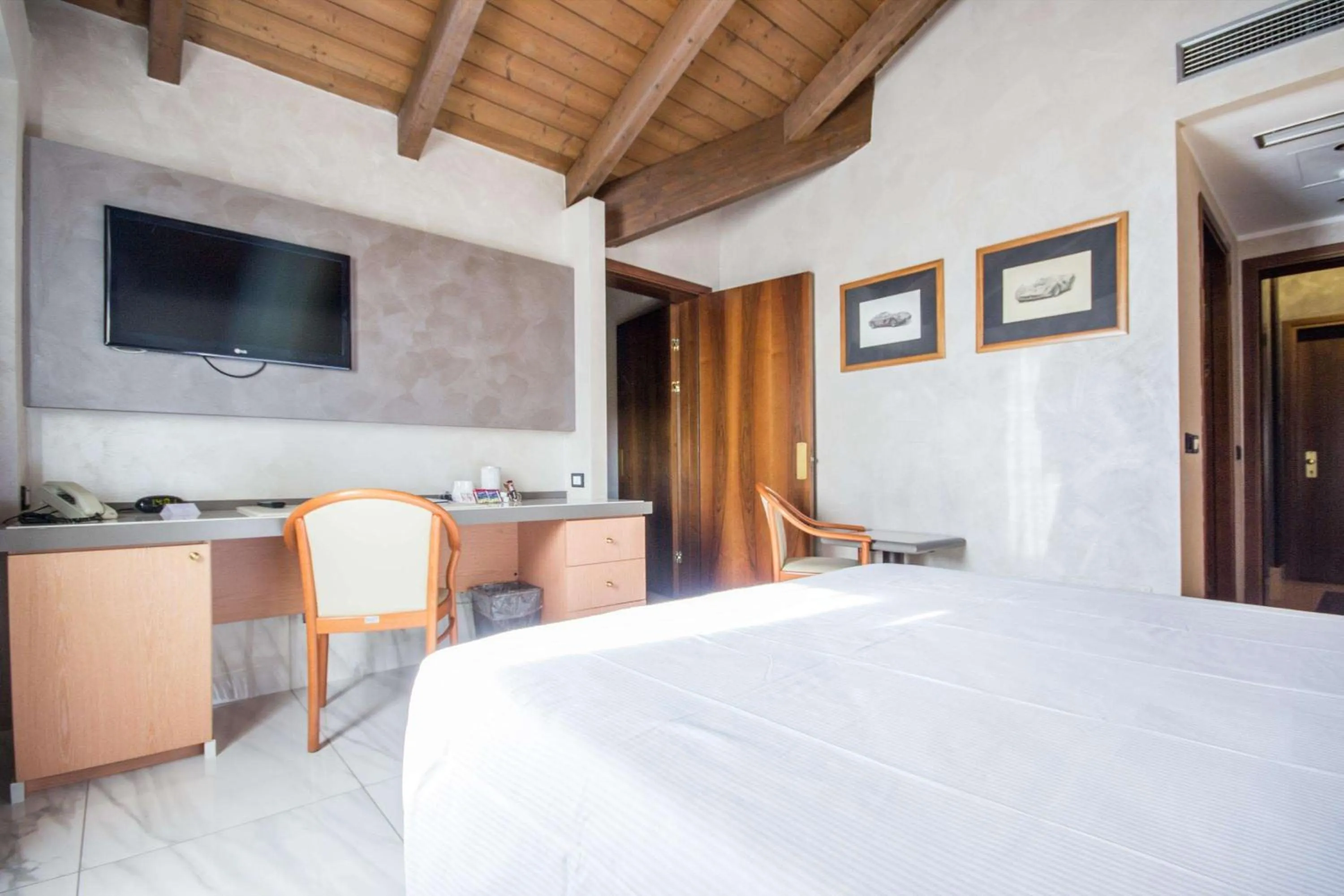 TV and multimedia, Bed in Best Western Modena District