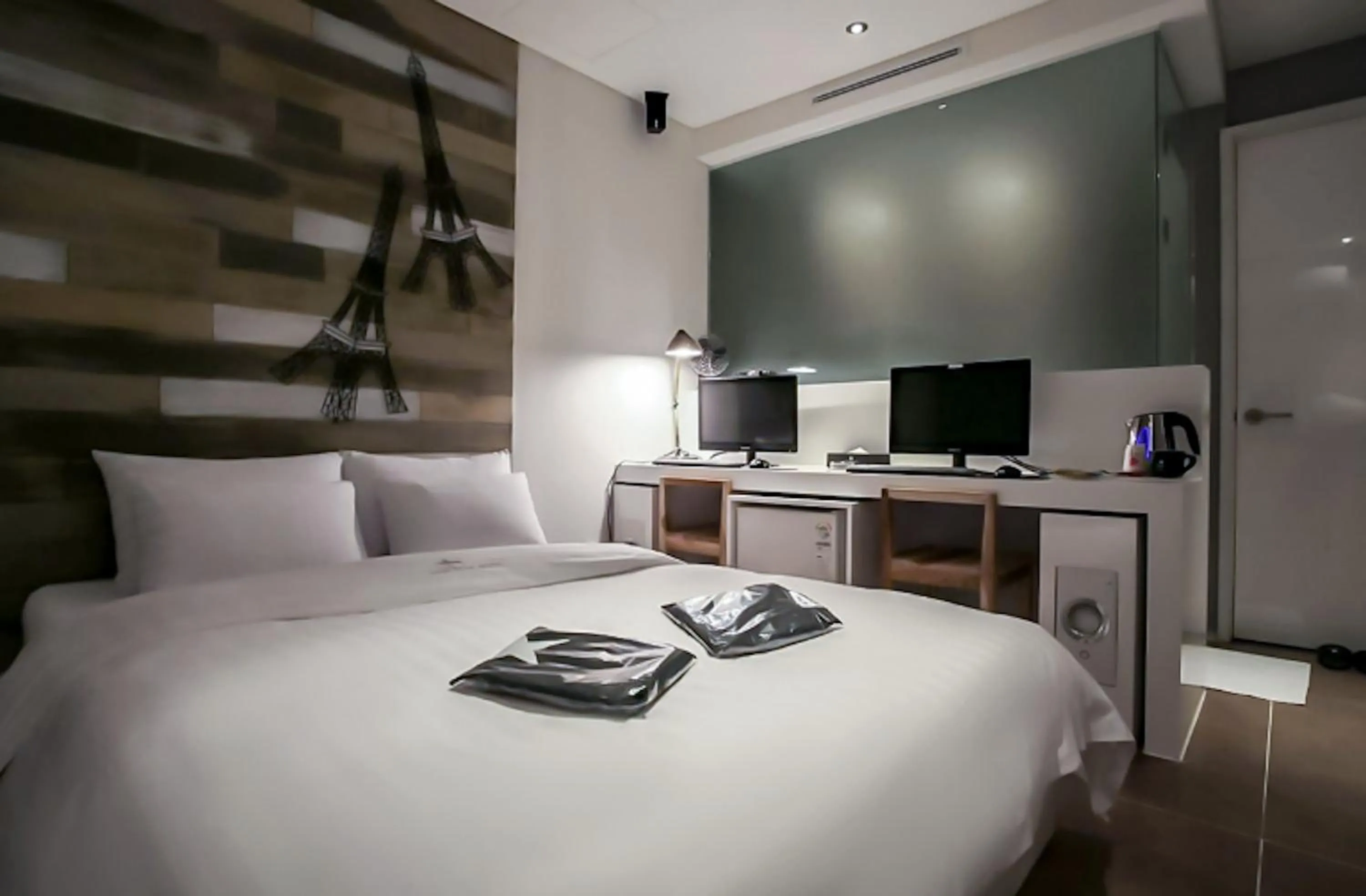 Bed in Nine Star Hotel