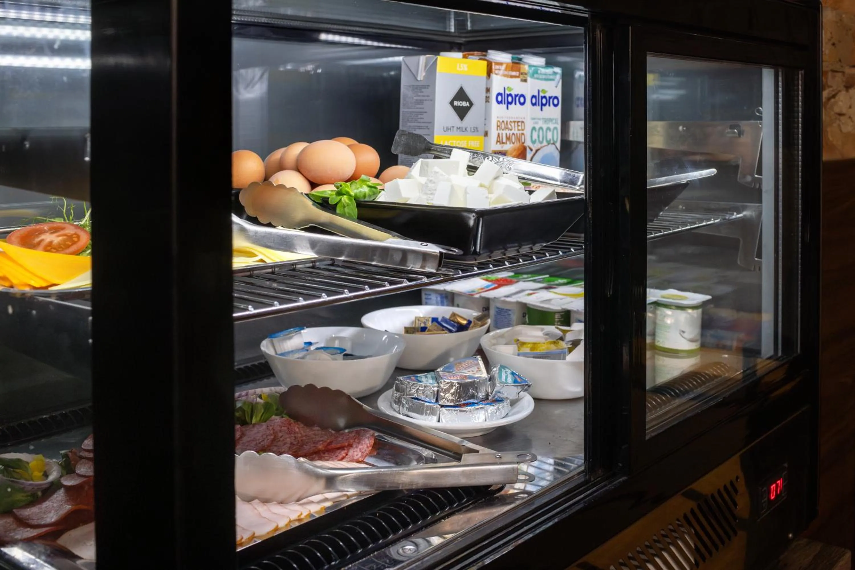 Food and drinks in R73 Residences