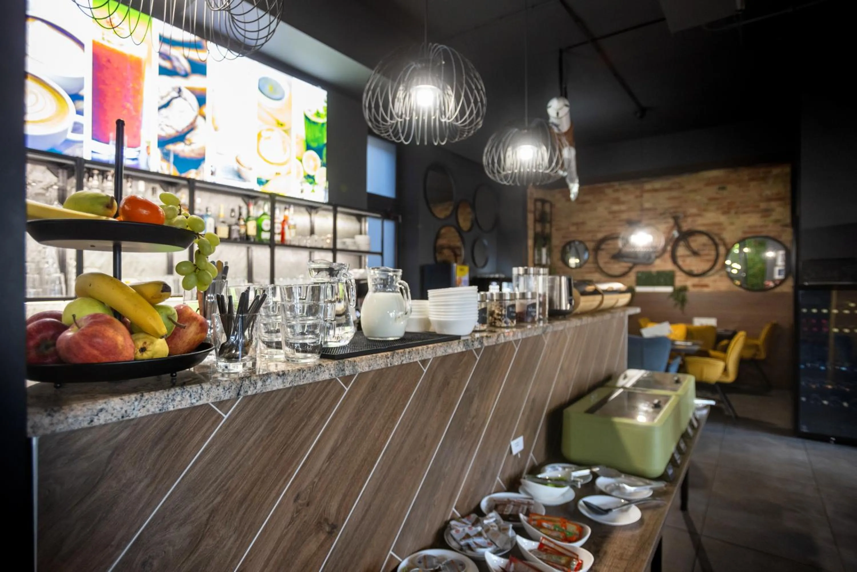 Lounge or bar in R73 Residences