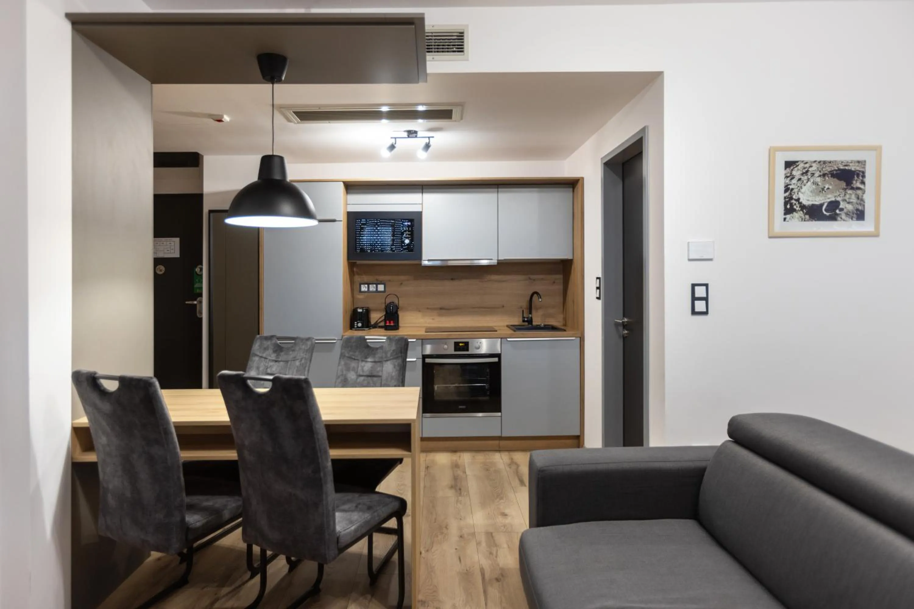 Kitchen or kitchenette in R73 Residences