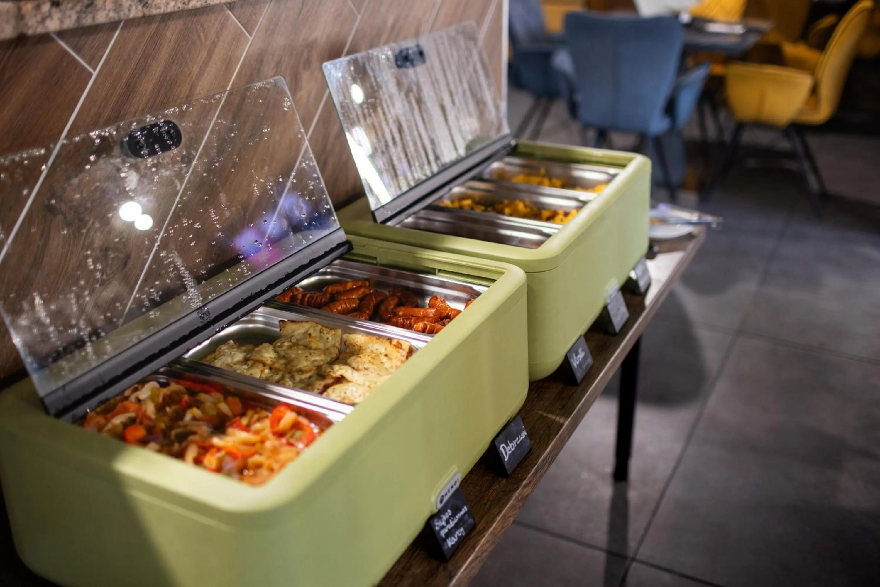 Buffet breakfast in R73 Residences