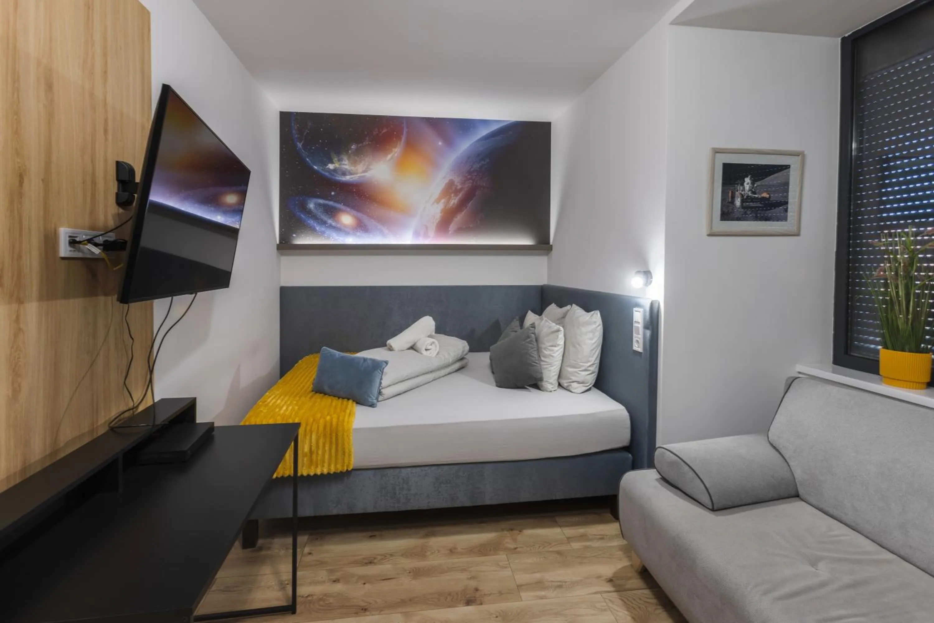 Communal lounge/ TV room in R73 Residences