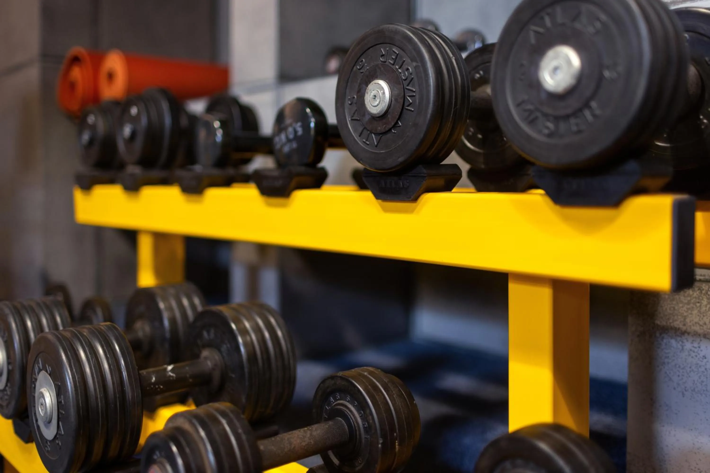 Fitness centre/facilities in R73 Residences