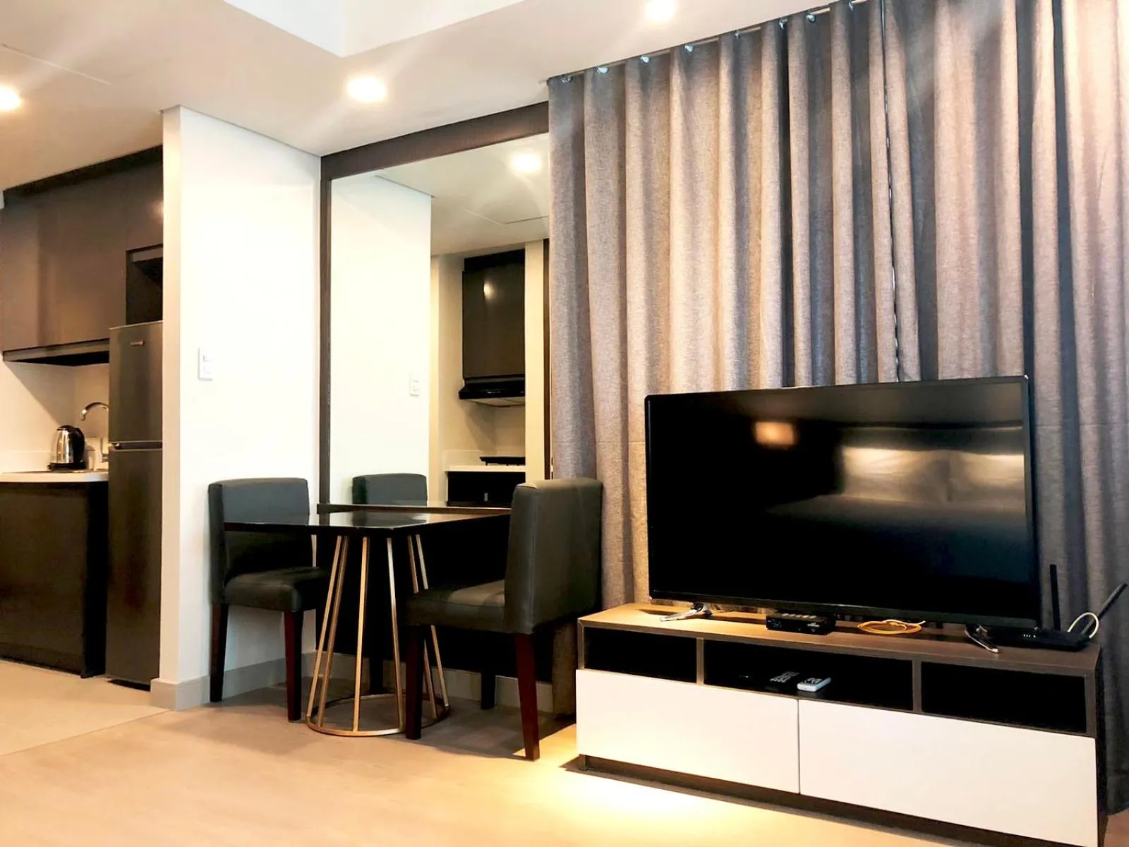 Kitchen or kitchenette in The Residences at BCCT