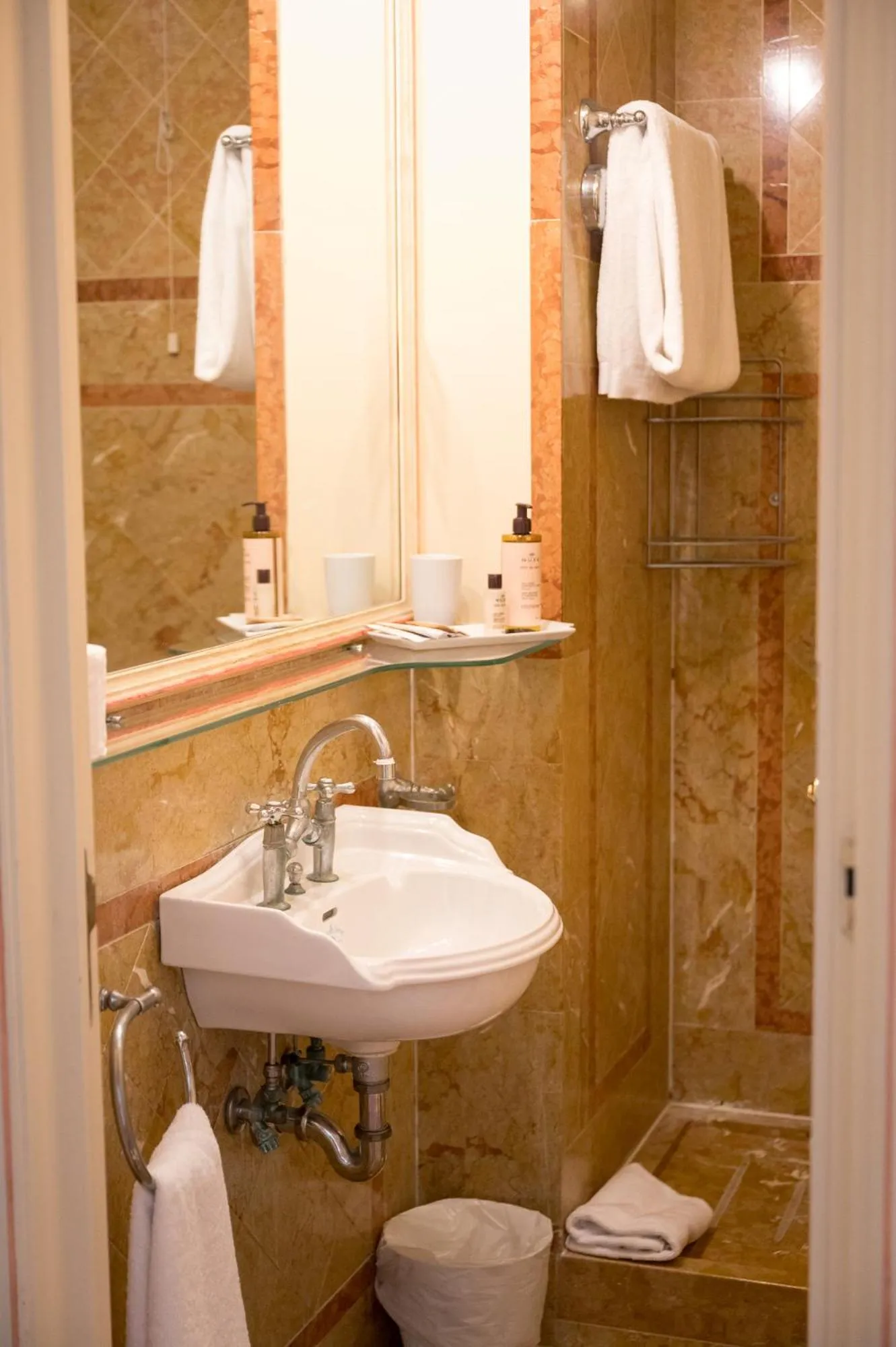 Shower in DB Villas Le Ville del Lido Resort