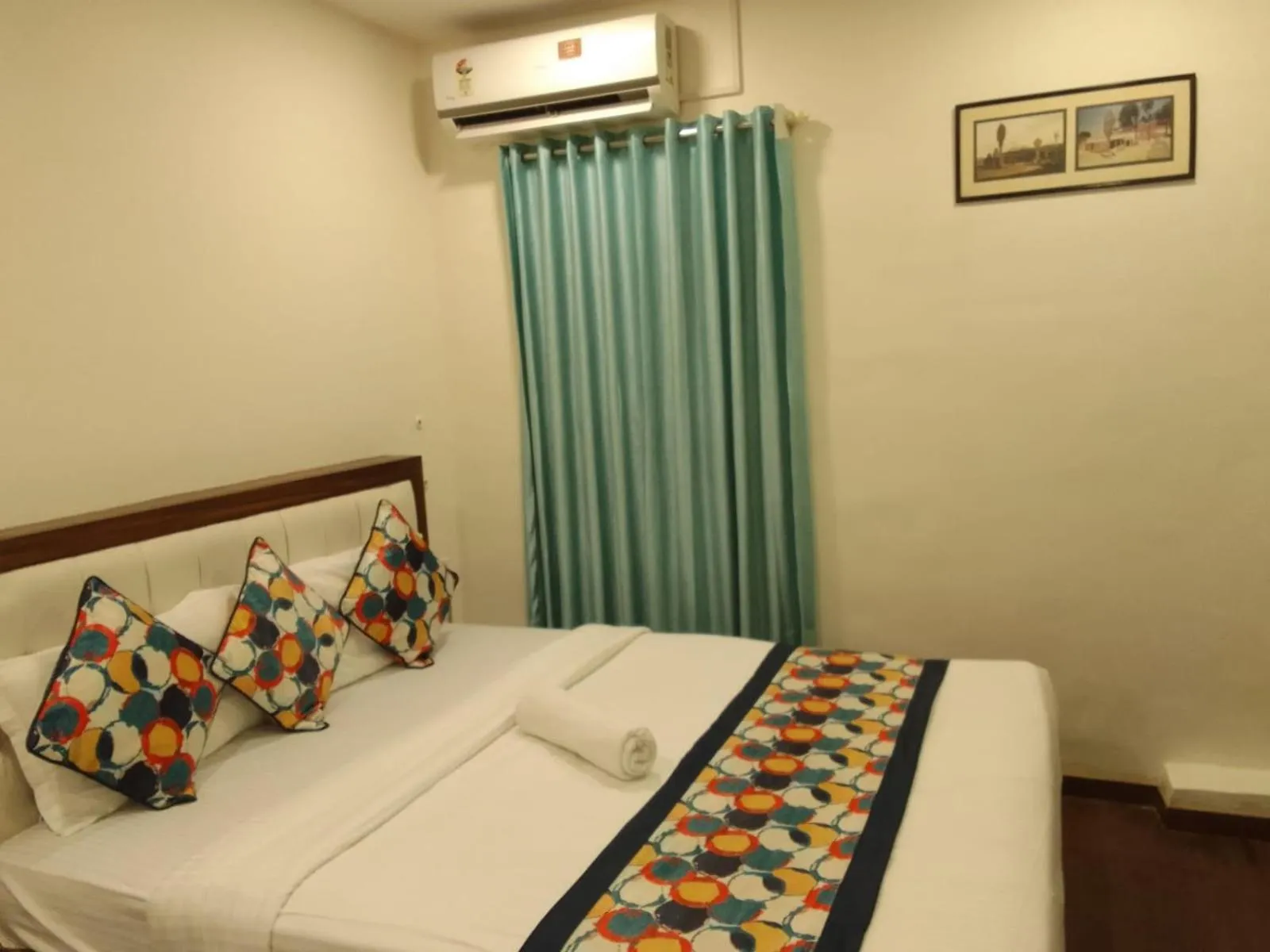 Bedroom, Bed in Hotel De Classico Juhu