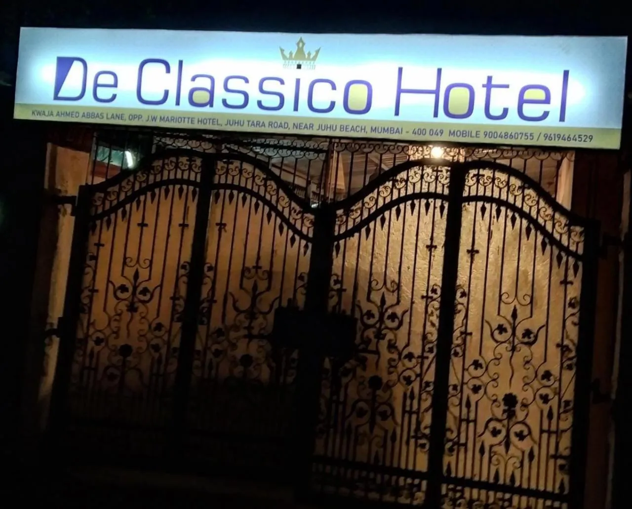 Facade/entrance in Hotel De Classico Juhu