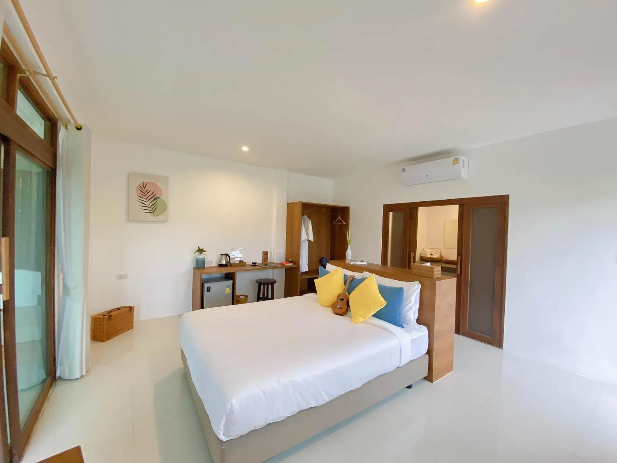 Bedroom, Bed in Issara Beach Resort Beachfront