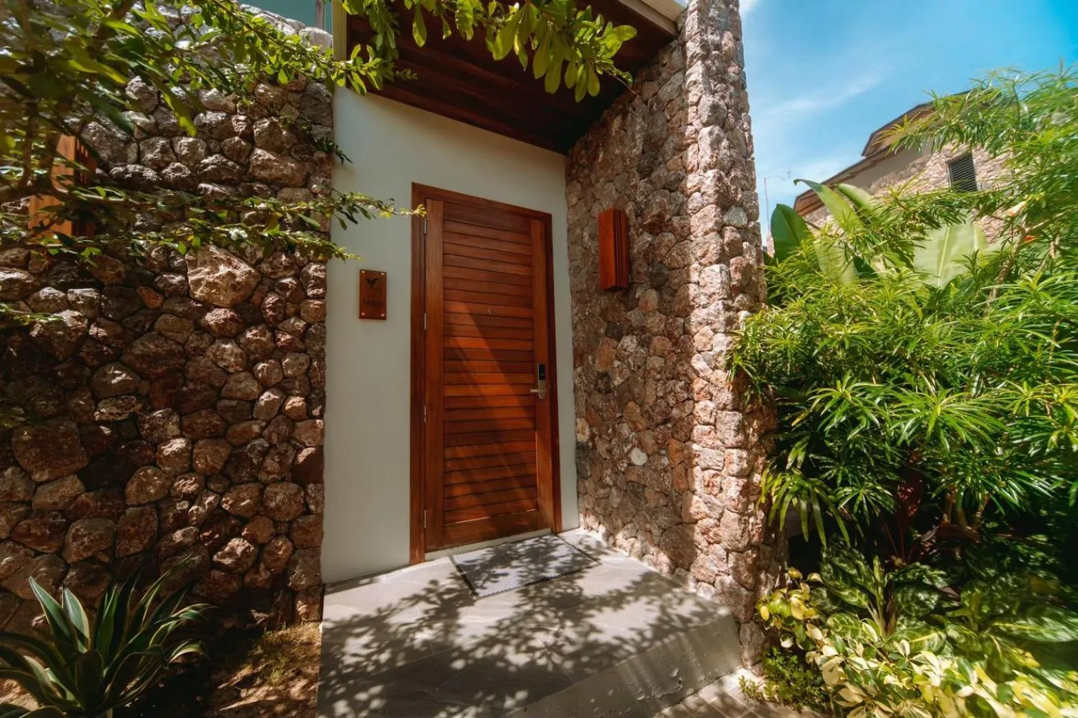 Facade/entrance in Yotaka Khanom