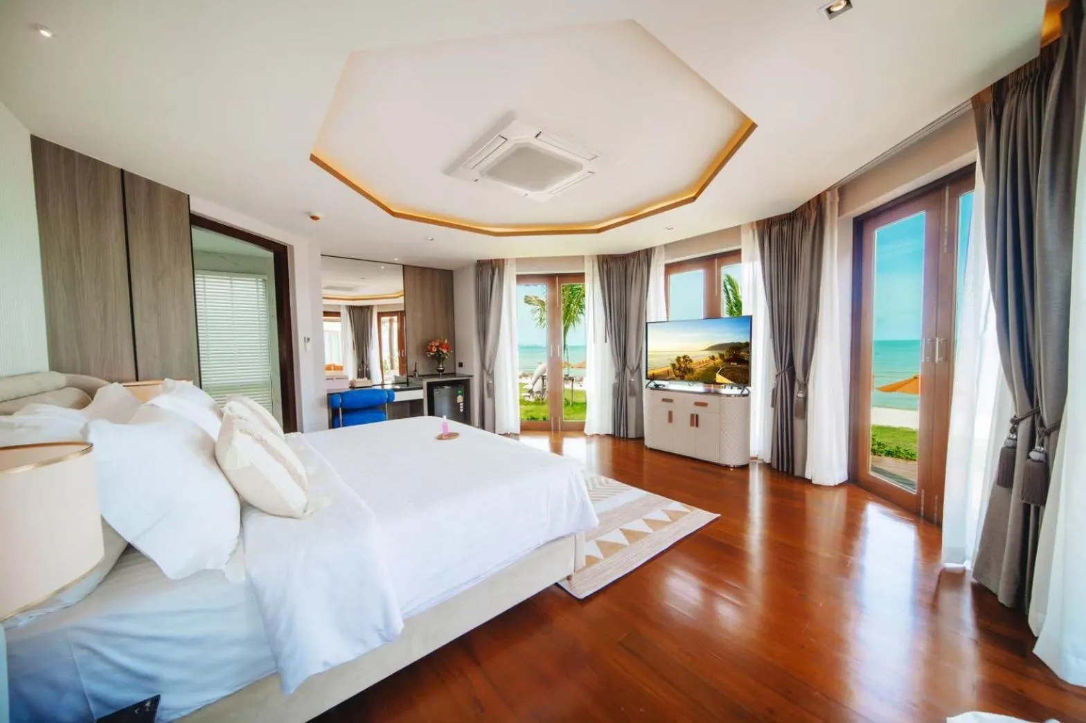 Bed in Yotaka Khanom