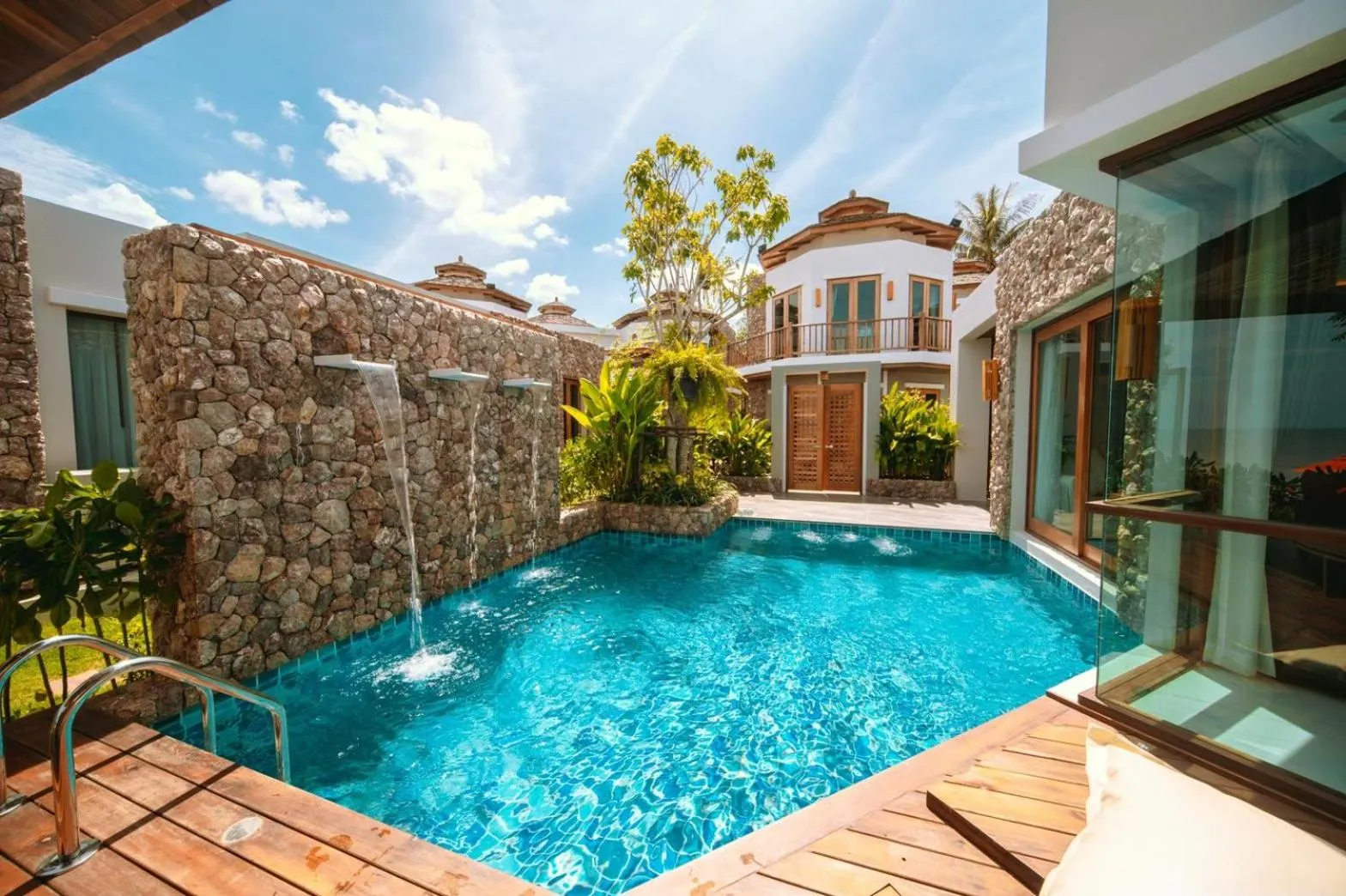 Property building in Yotaka Khanom