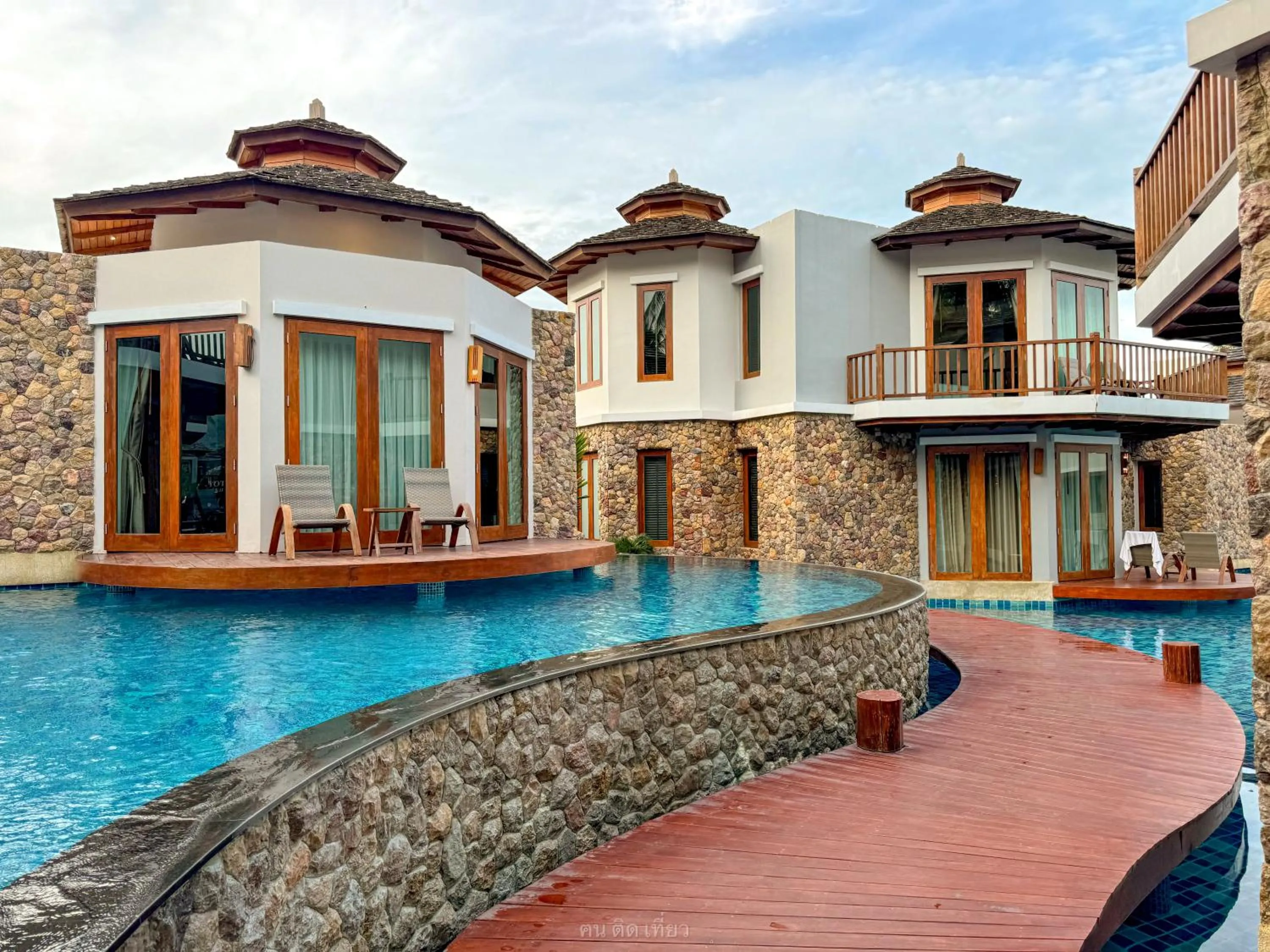 Property building in Yotaka Khanom