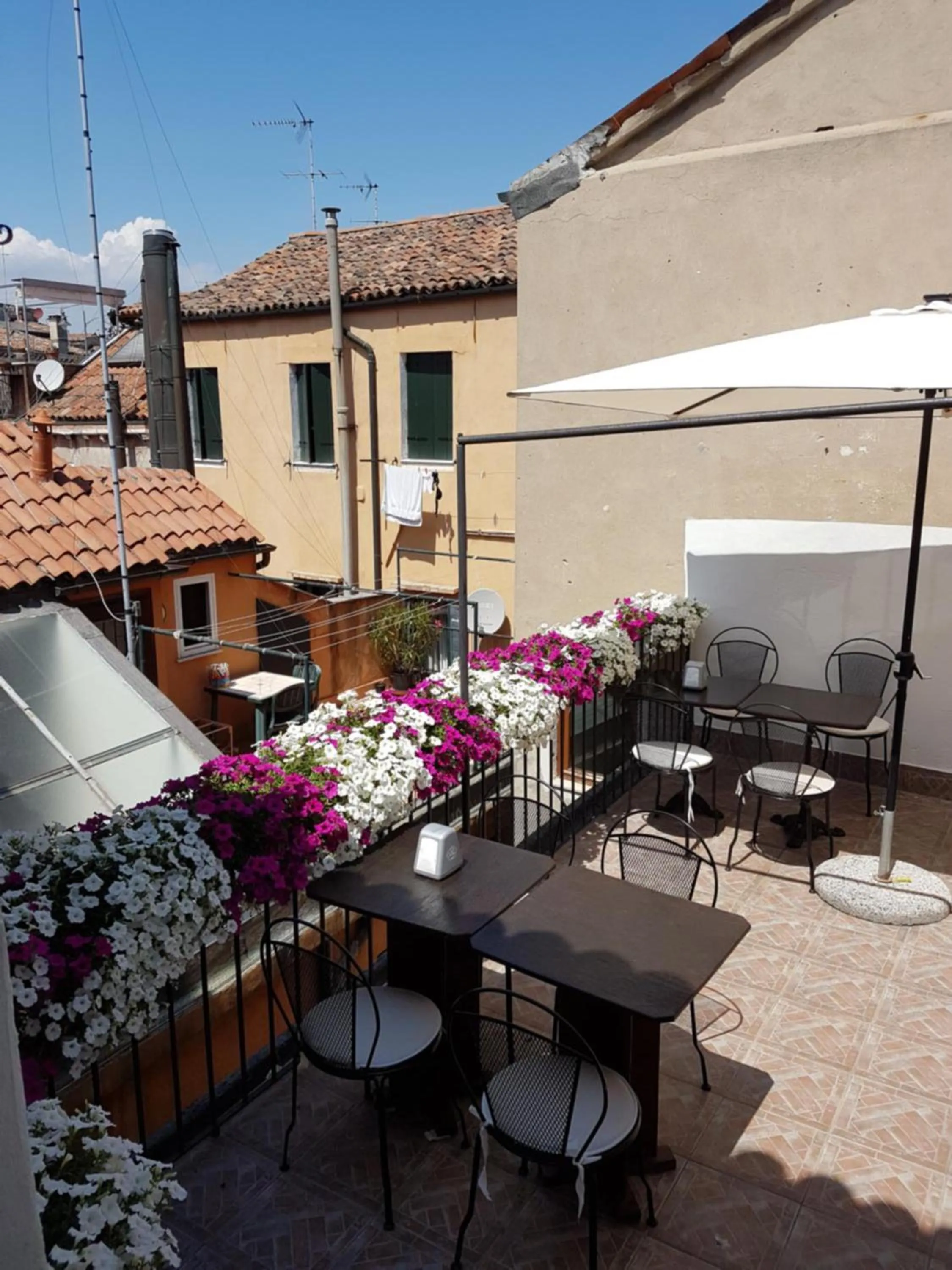 Al Portico Guest House