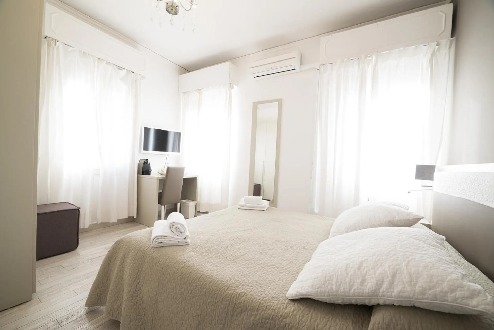 Photo of the whole room, Bed in Al Portico Guest House