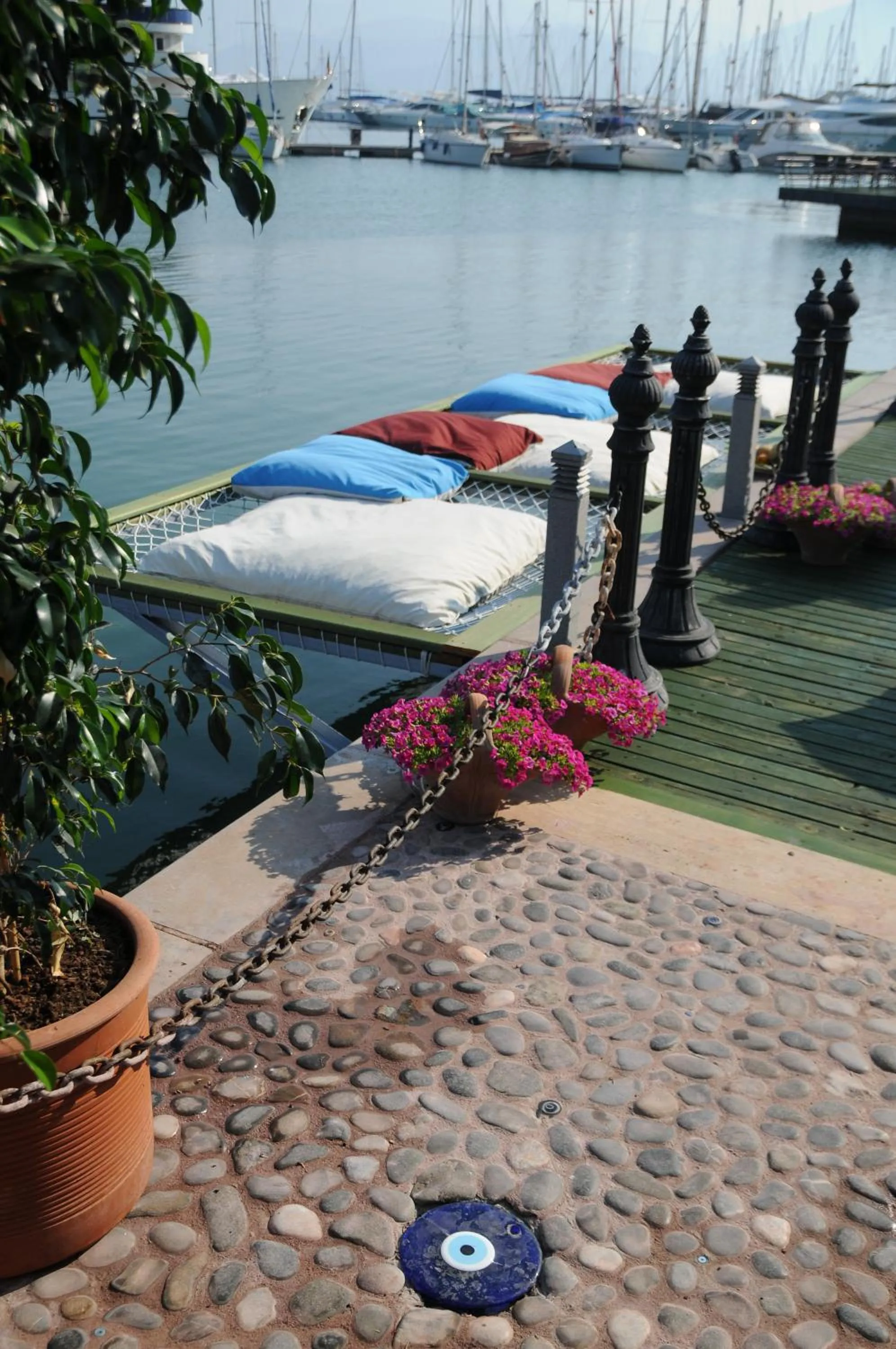 Garden in Ece Saray Marina Resort