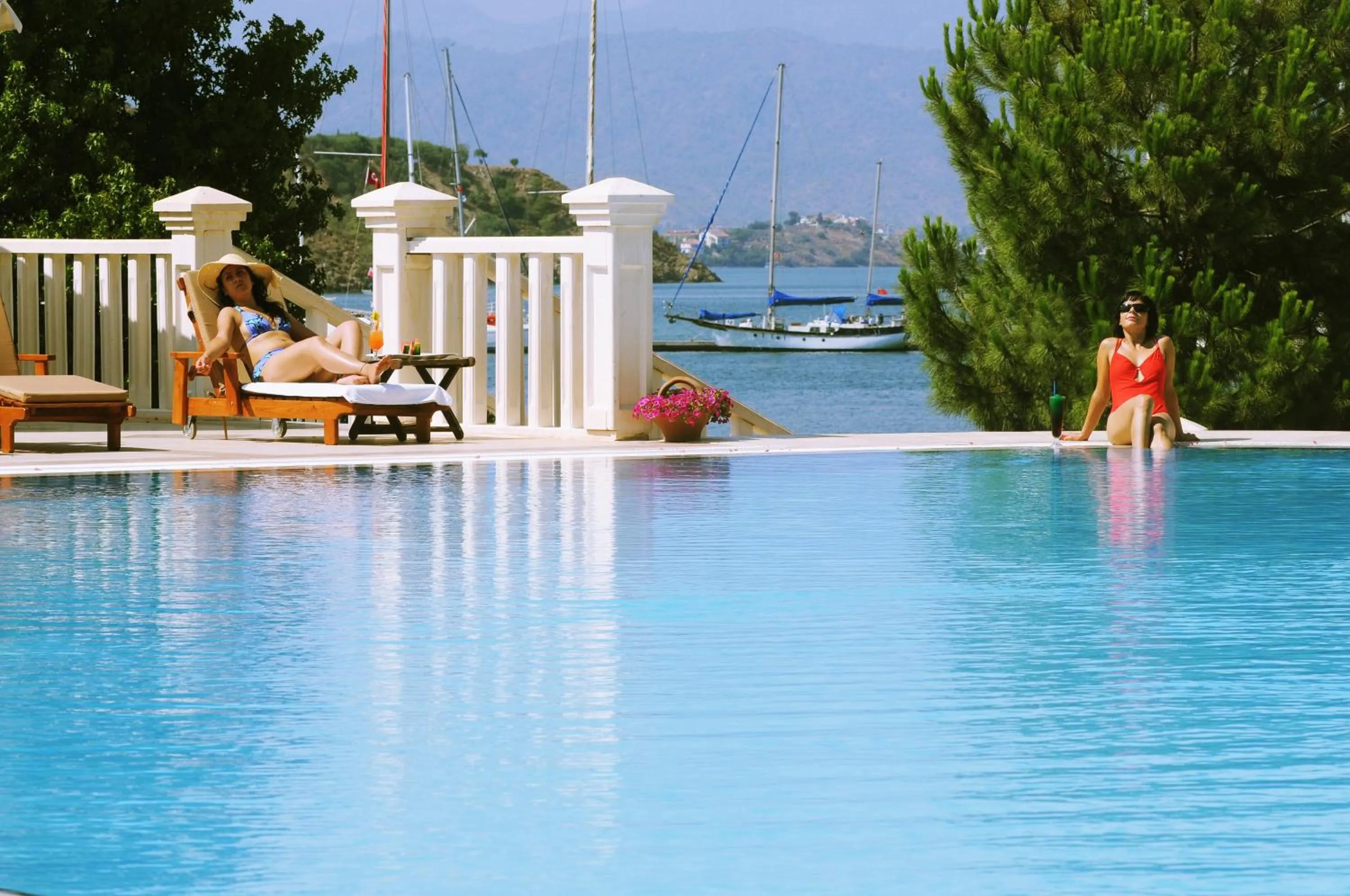 Swimming pool in Ece Saray Marina Resort