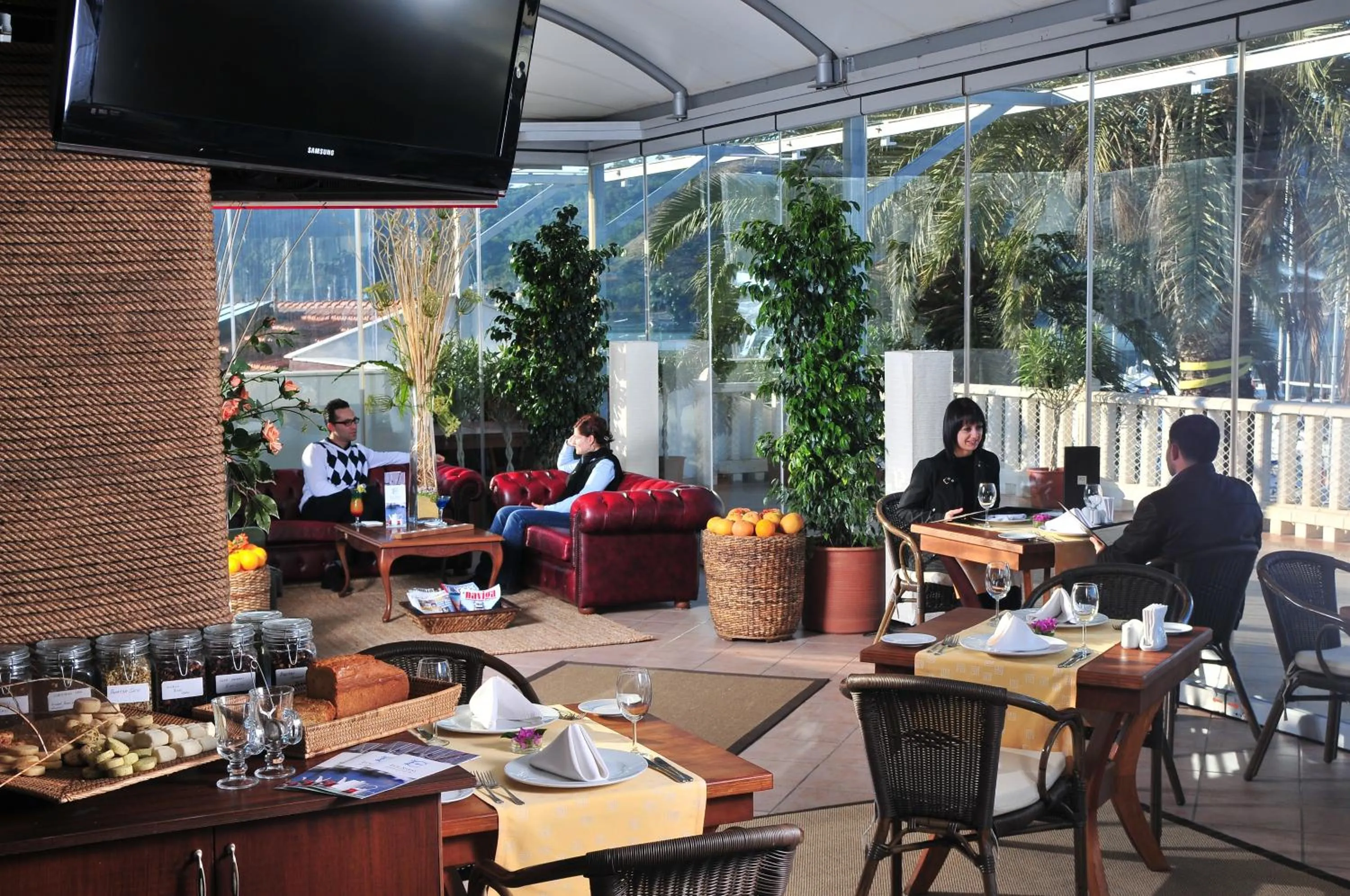 Restaurant/places to eat in Ece Saray Marina Resort