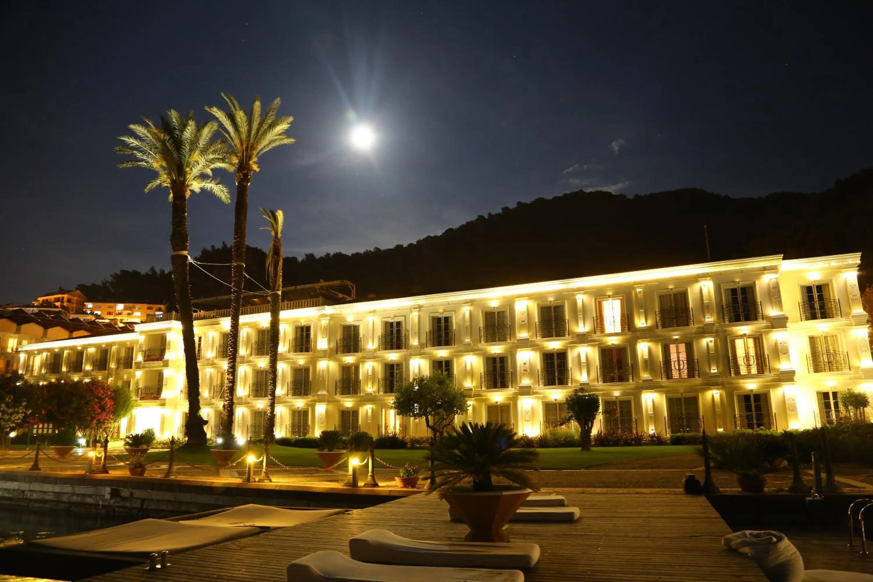 Property building in Ece Saray Marina Resort