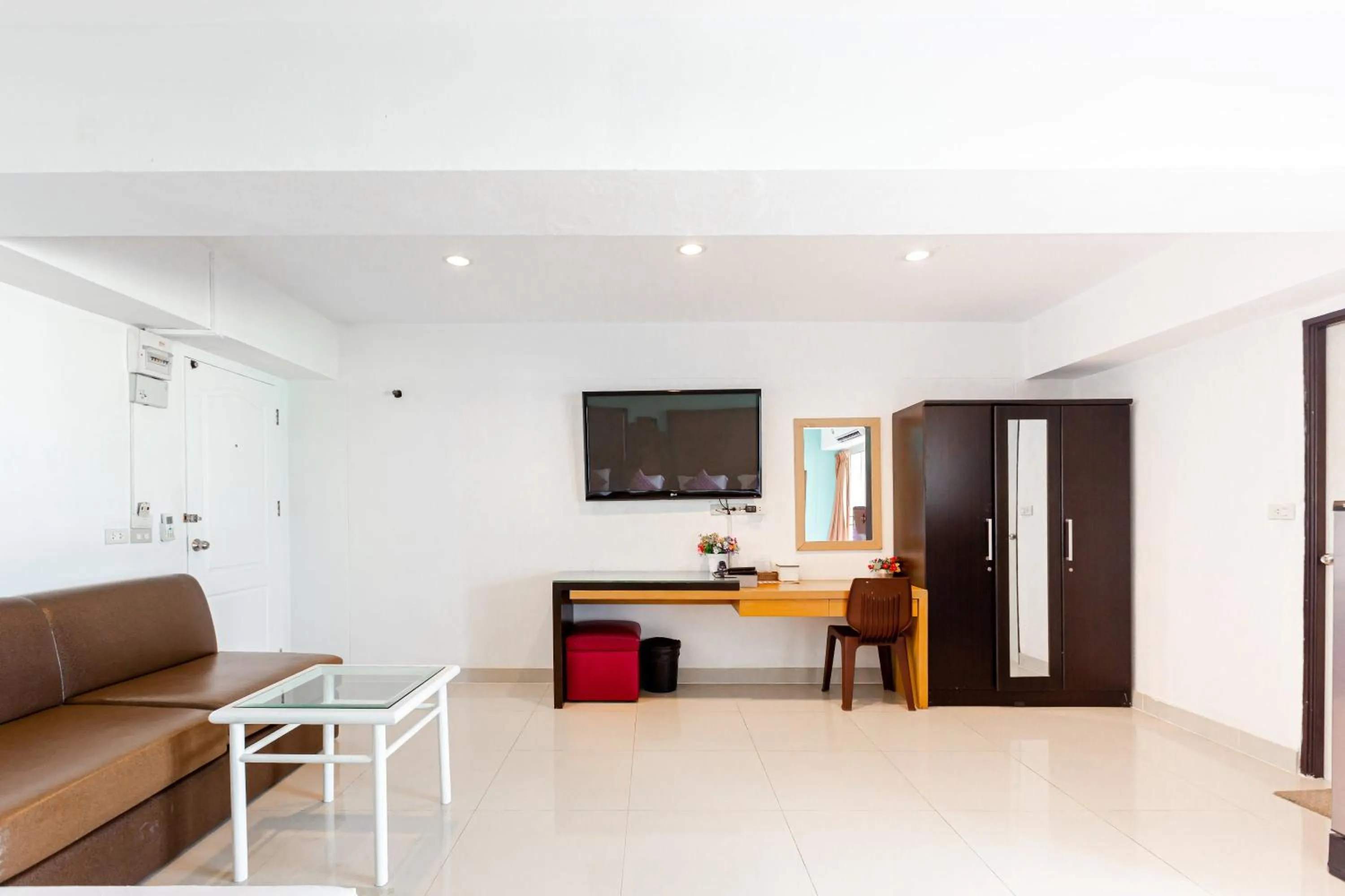 Living room in Latin Garden Hotel