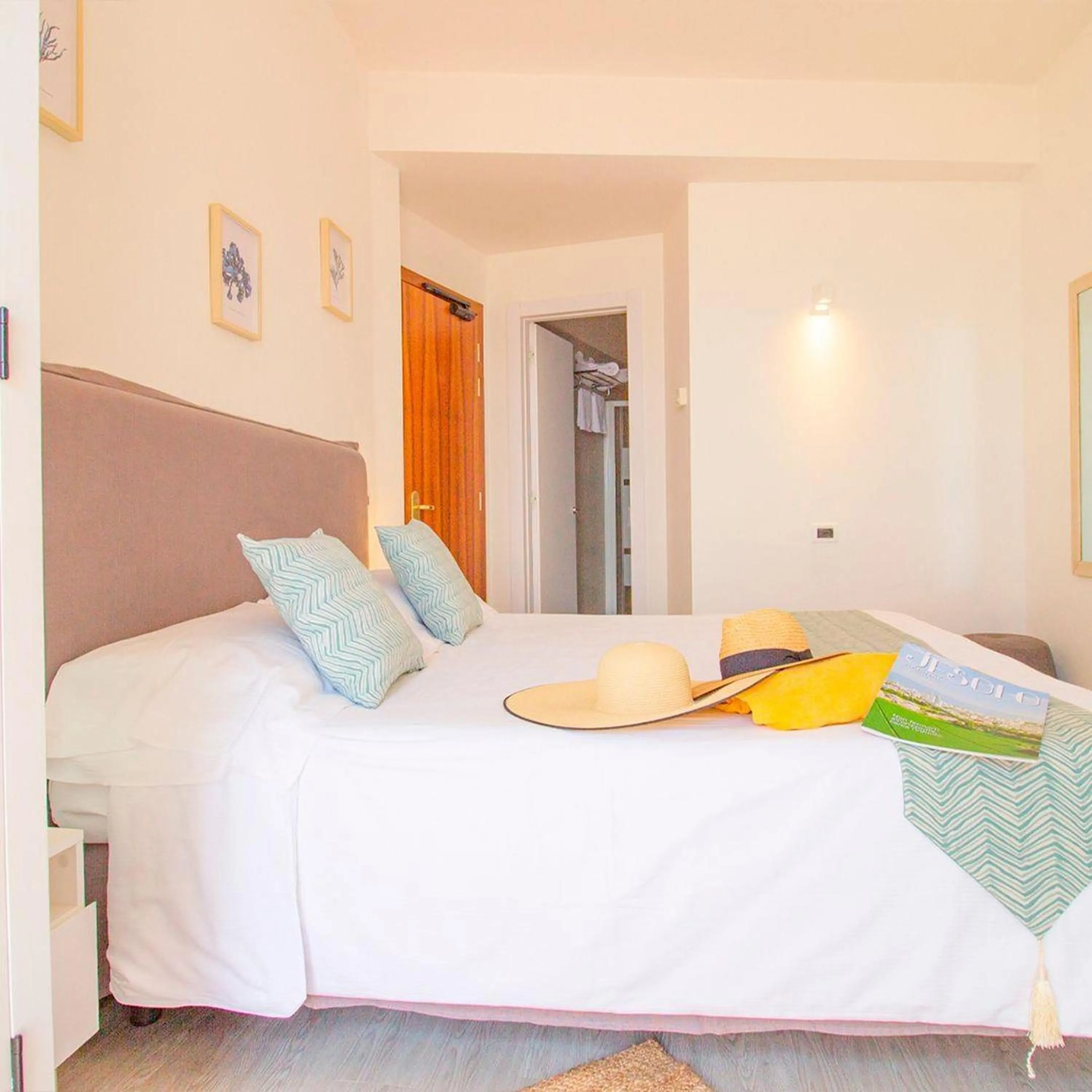 Bedroom, Bed in Hotel Niagara