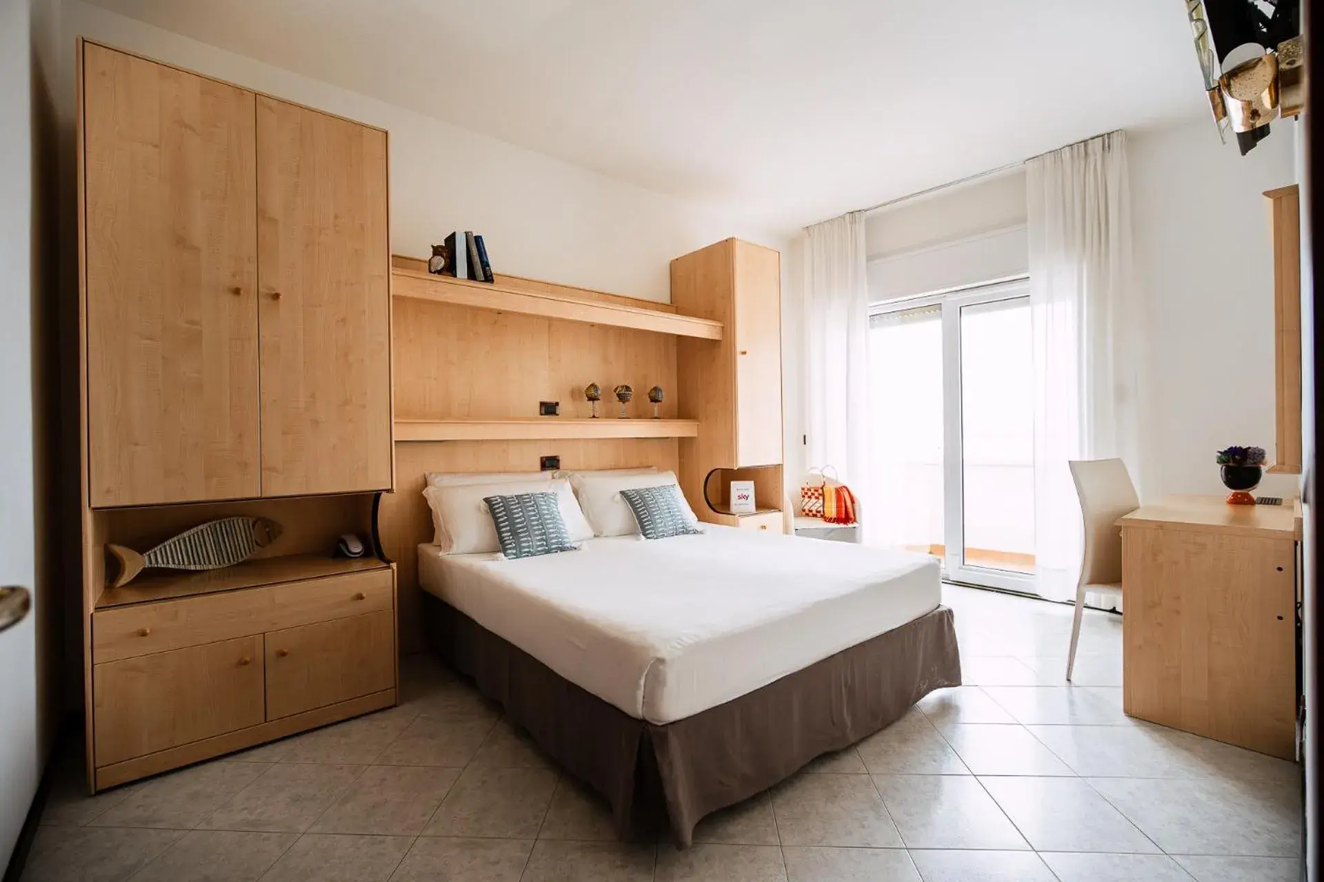 Family Room in Hotel Niagara Family Room in Hotel Niagara