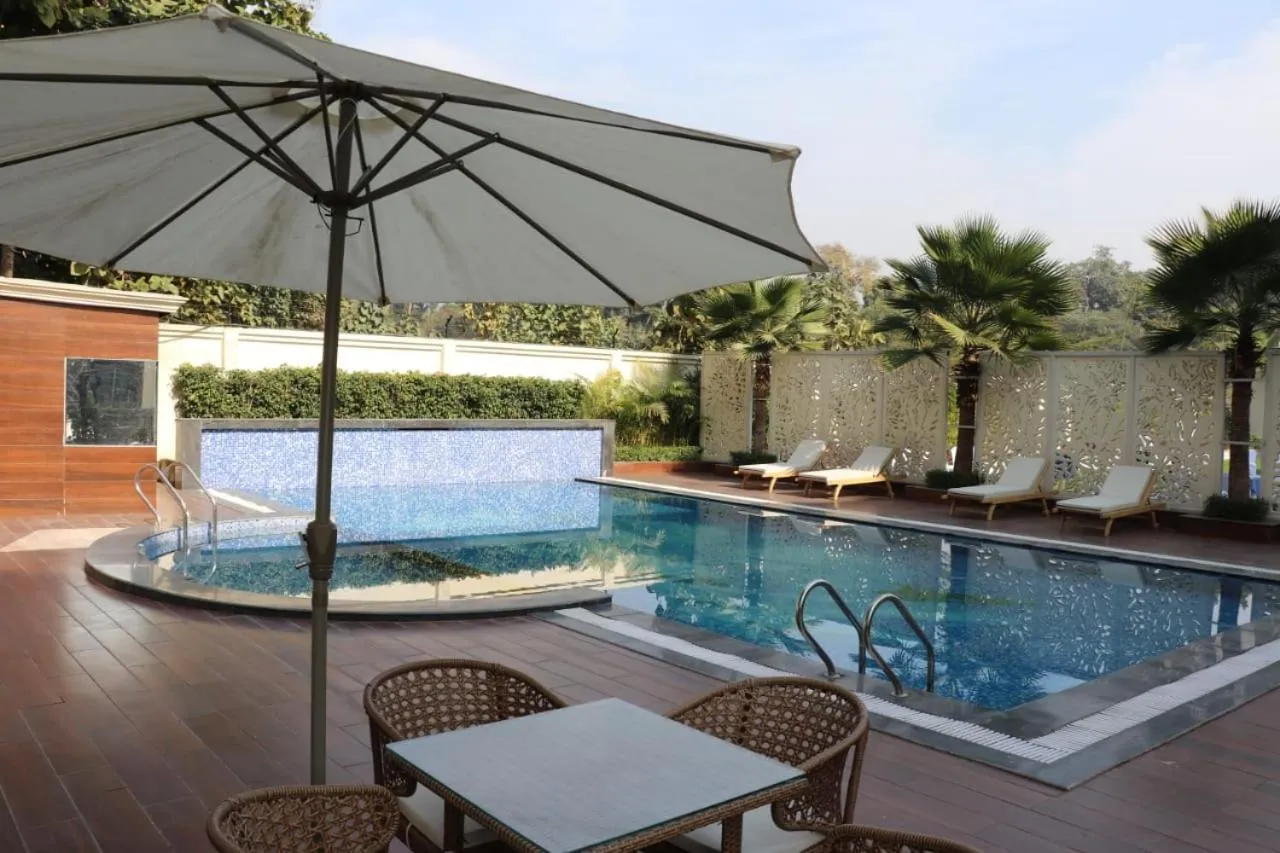 Swimming pool in Pinaka Hotels & Resorts