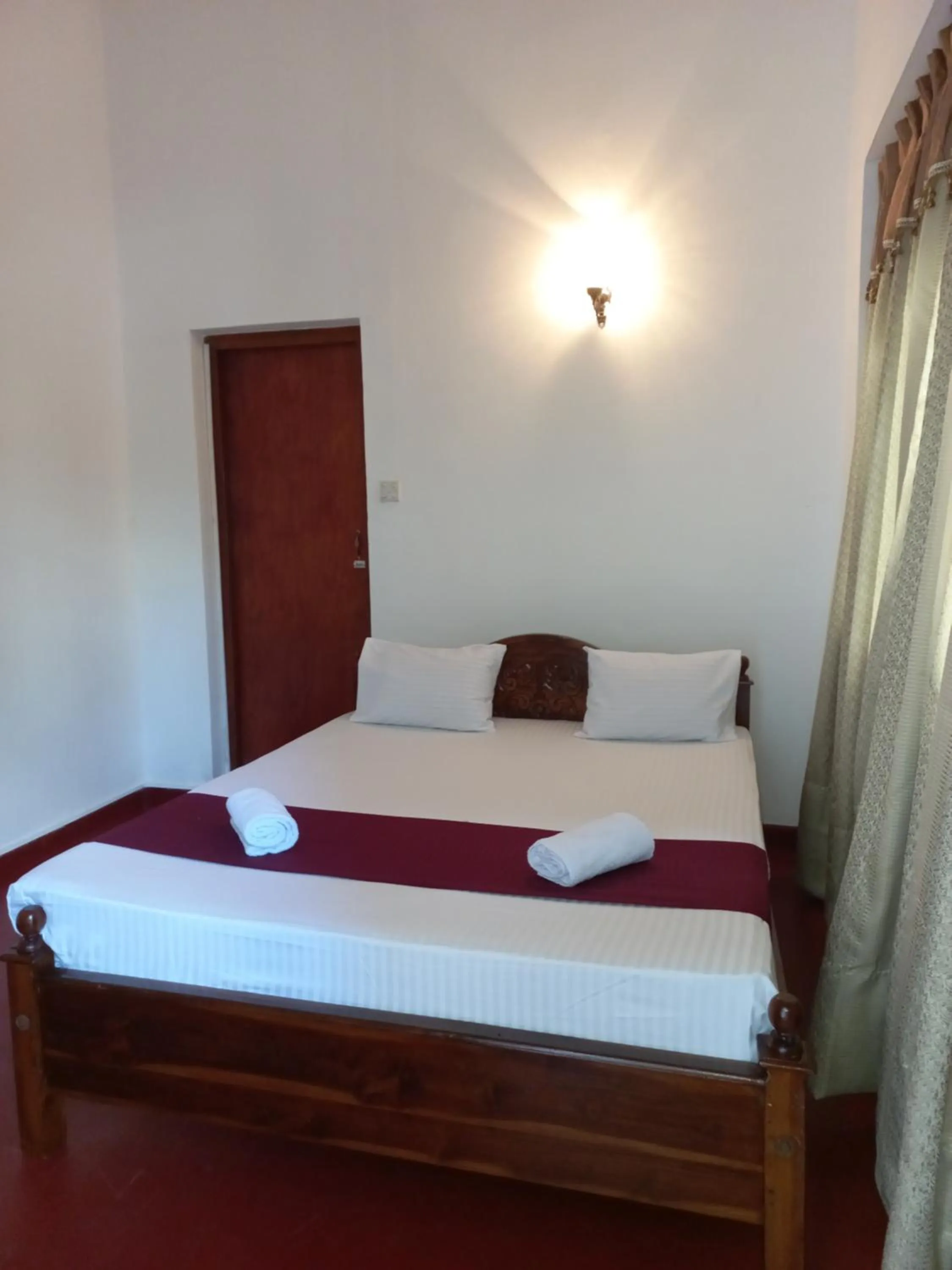 Bed in Lazy Bear Best Hostel in Kandy