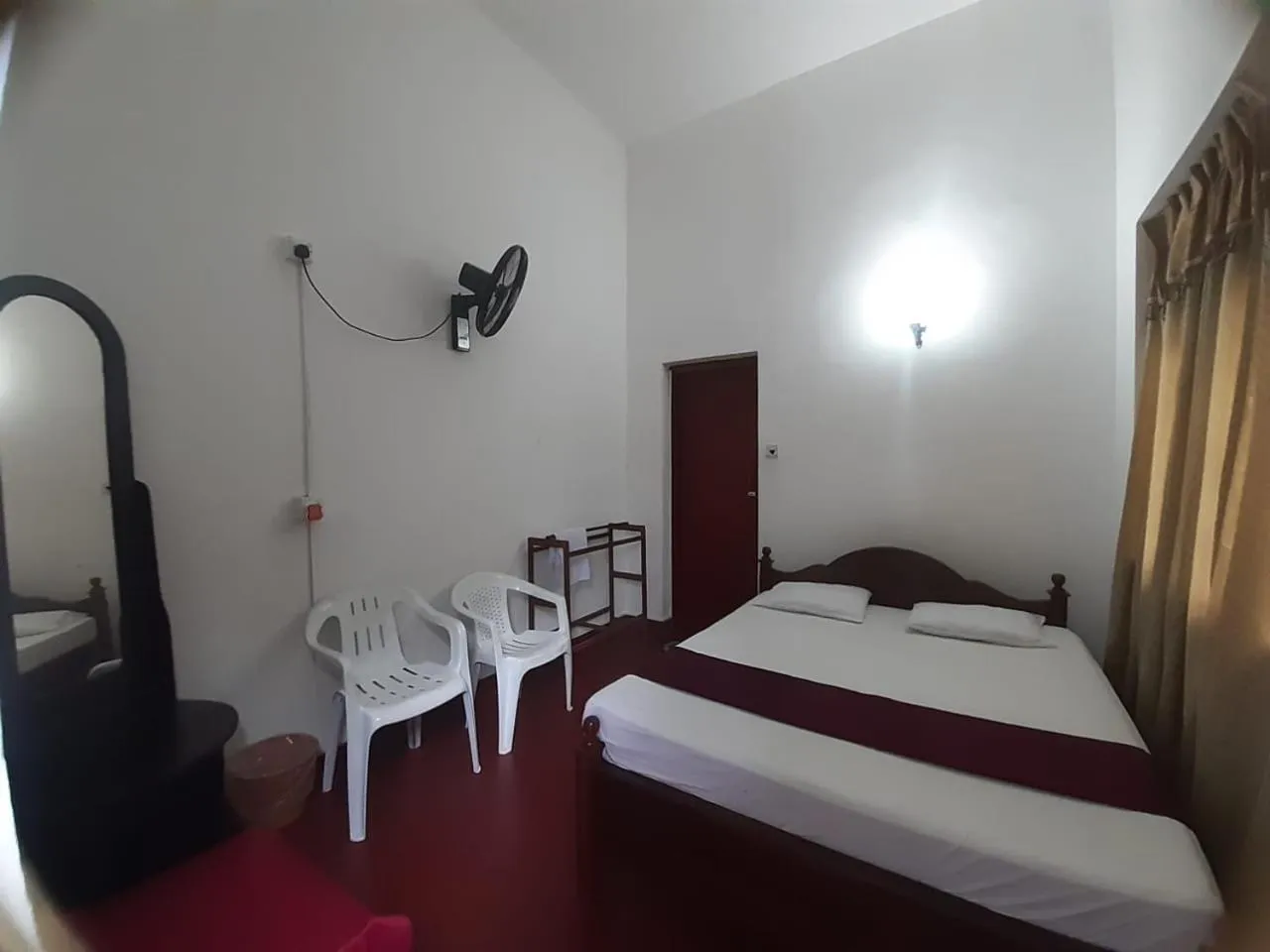 Photo of the whole room, Bed in Lazy Bear Best Hostel in Kandy