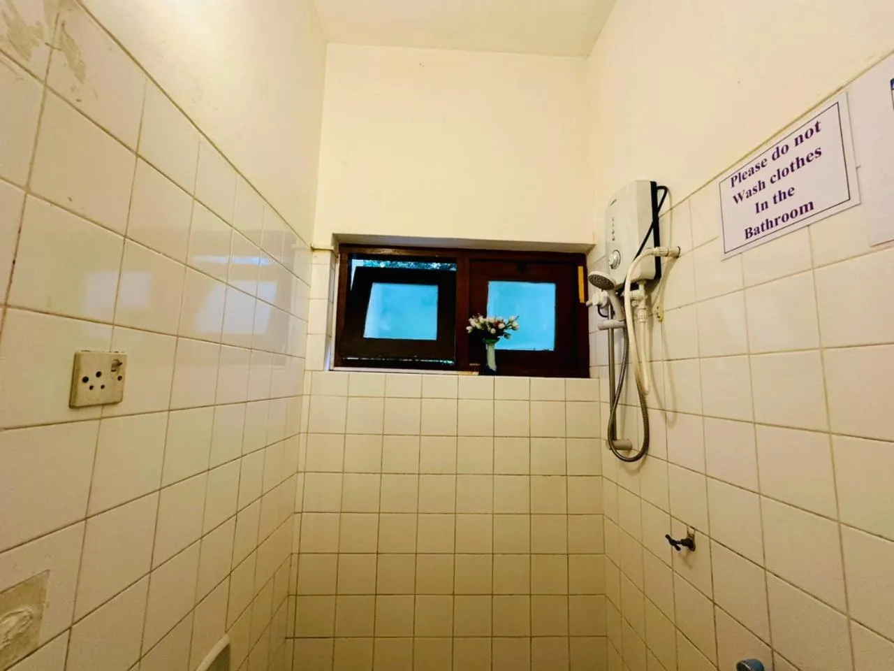 Bathroom in Lazy Bear Best Hostel in Kandy