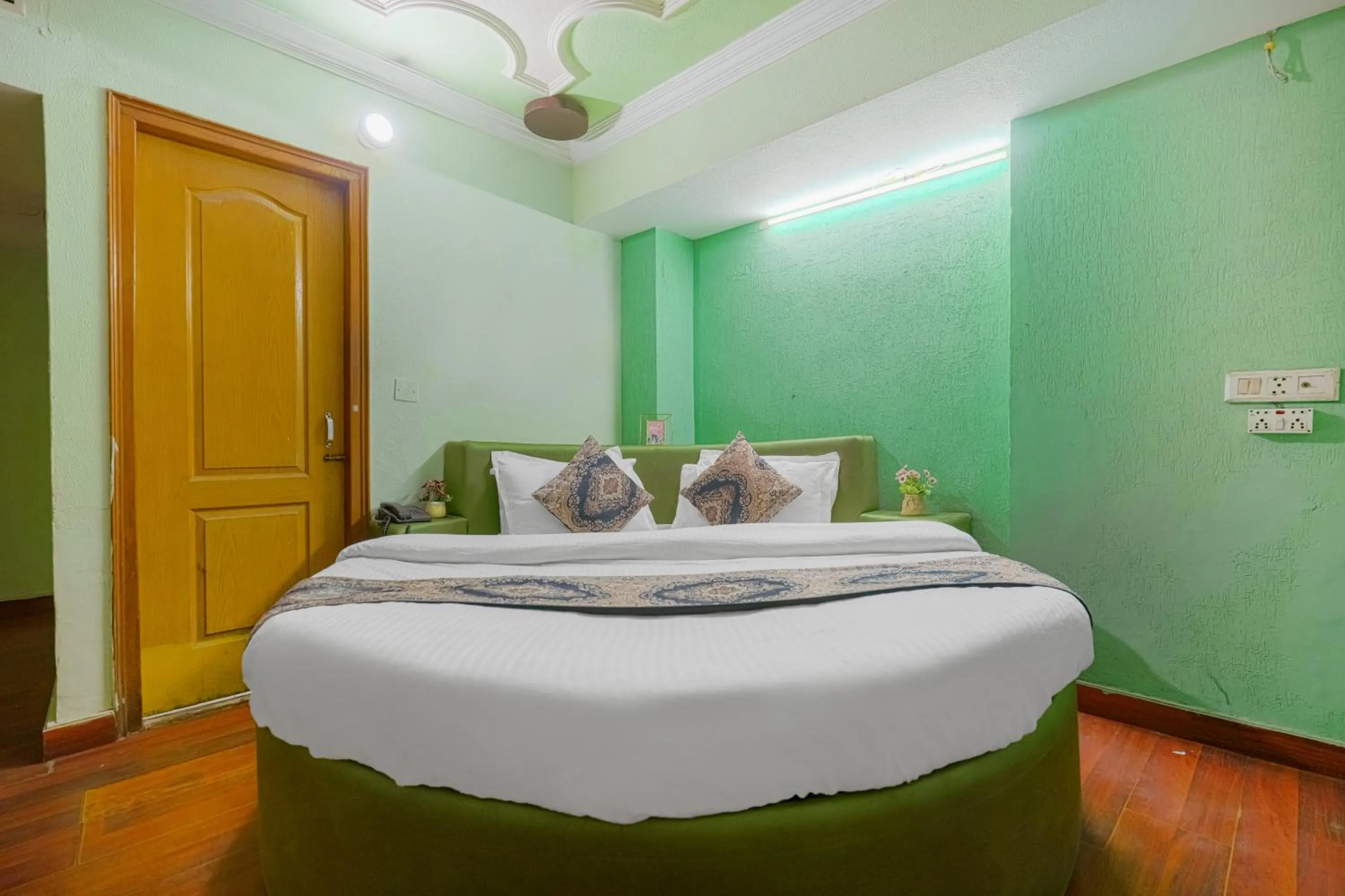 Bed in Hotel Abhi international