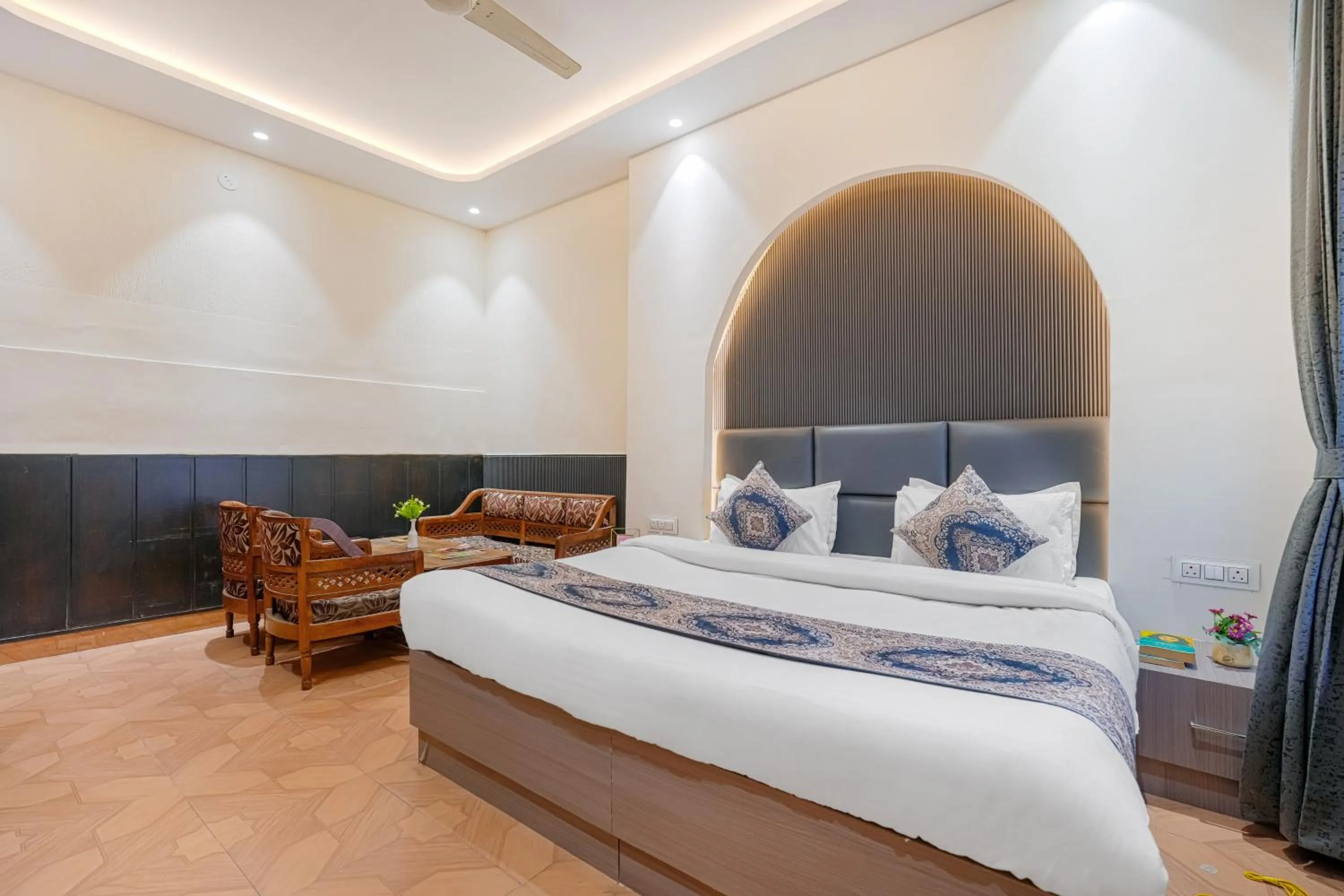 Bed in Hotel Abhi international