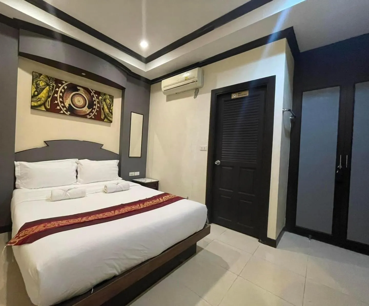 Bed in Hill View Lodge