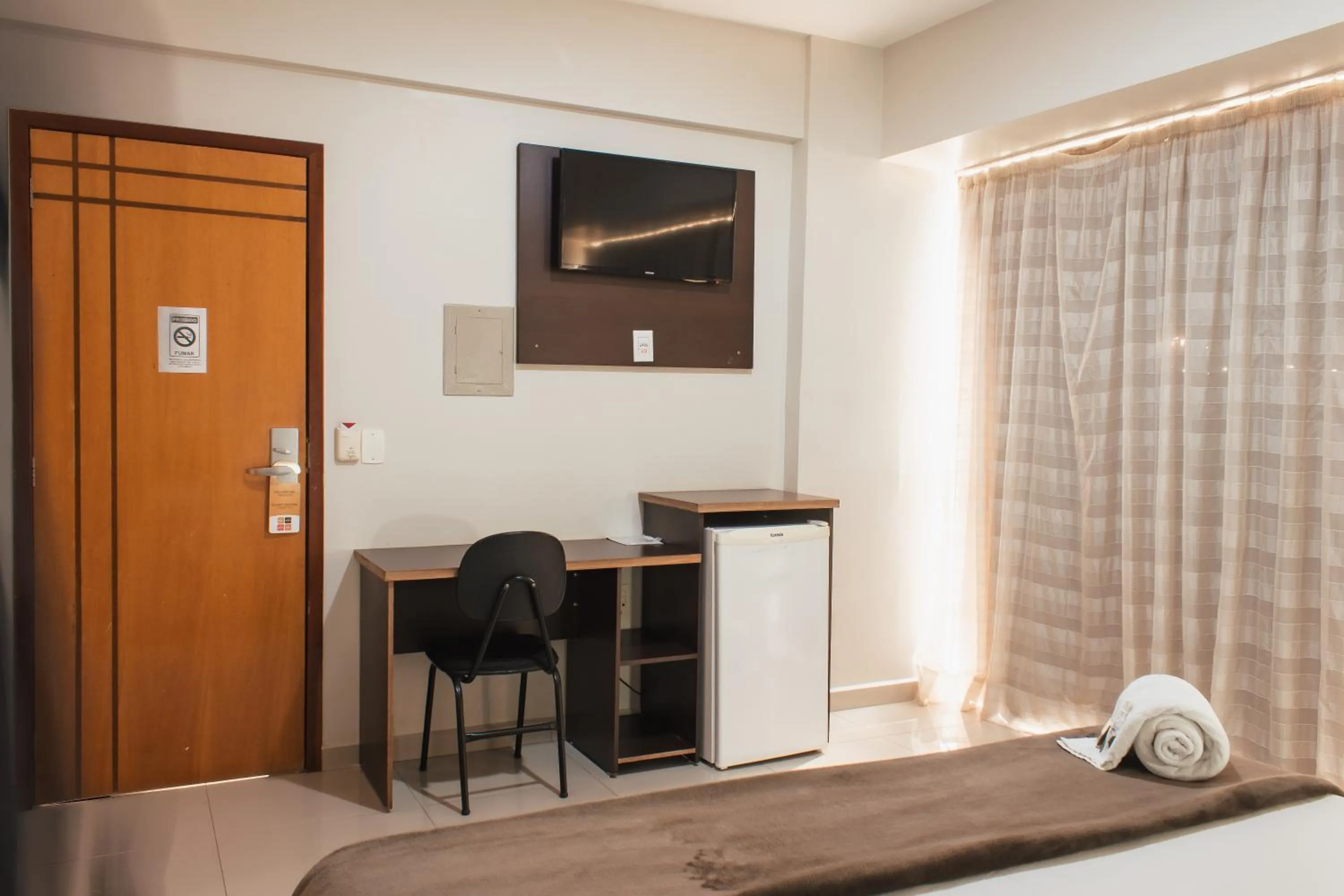 Photo of the whole room, Bed in Atrium Express Hotels