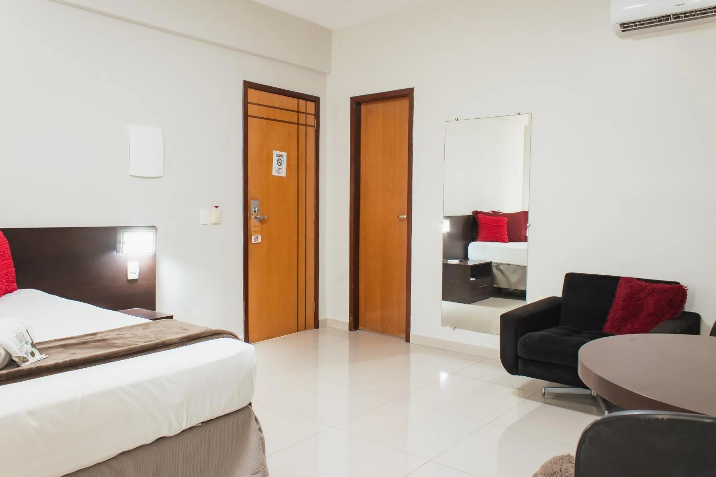 View (from property/room), Bed in Atrium Express Hotels