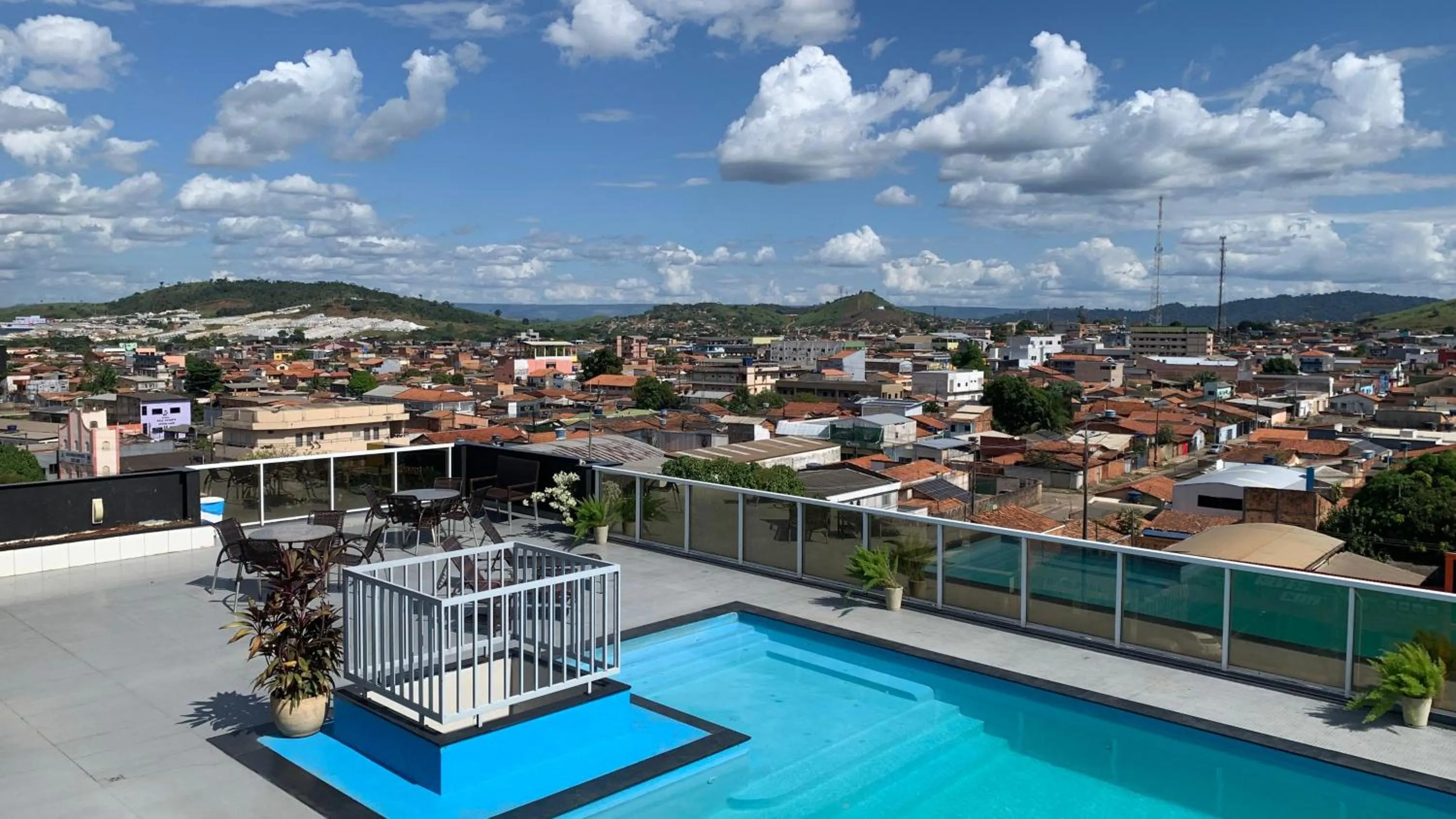 Swimming pool in Atrium Express Hotels