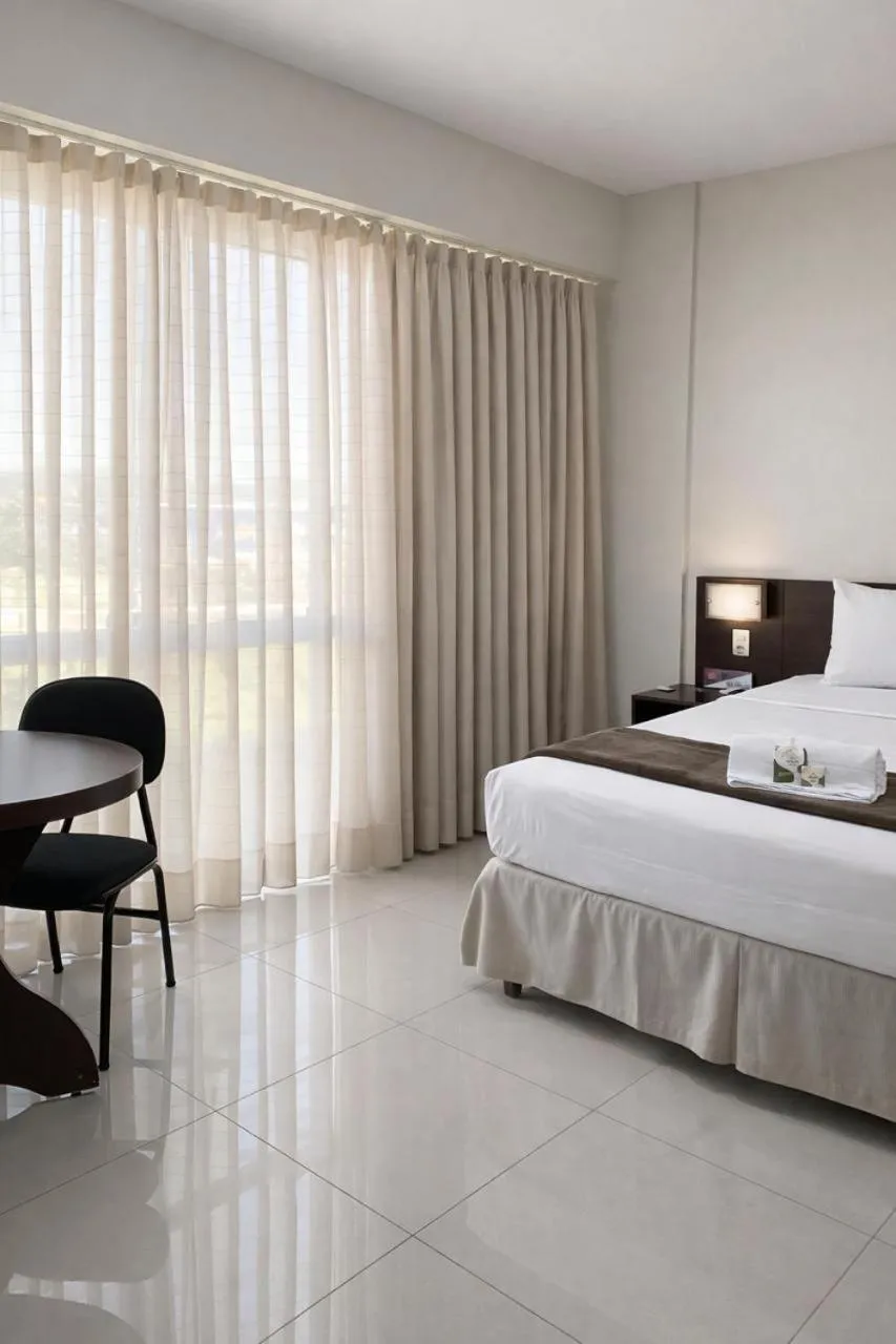 Bedroom, Bed in Atrium Express Hotels