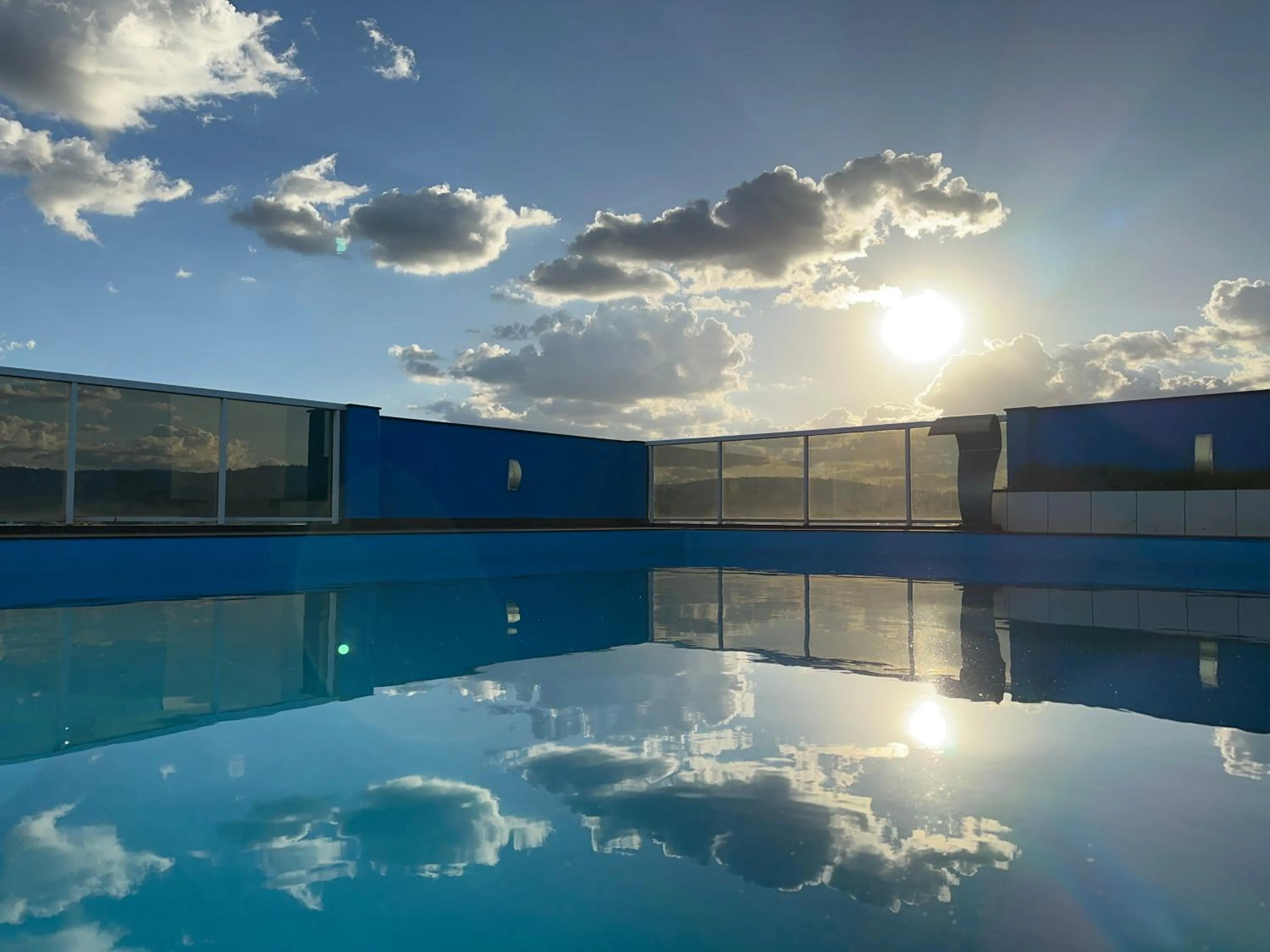Swimming pool in Atrium Express Hotels