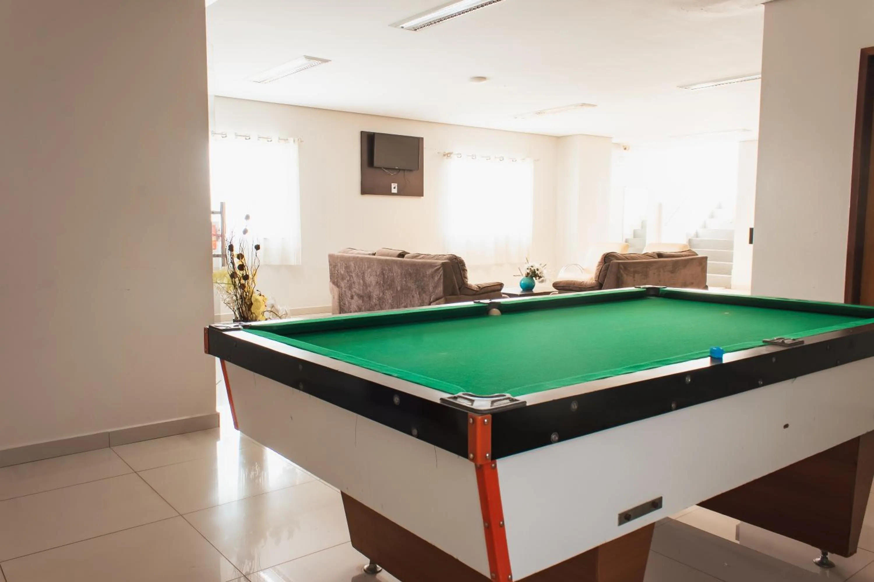 Seating area in Atrium Express Hotels