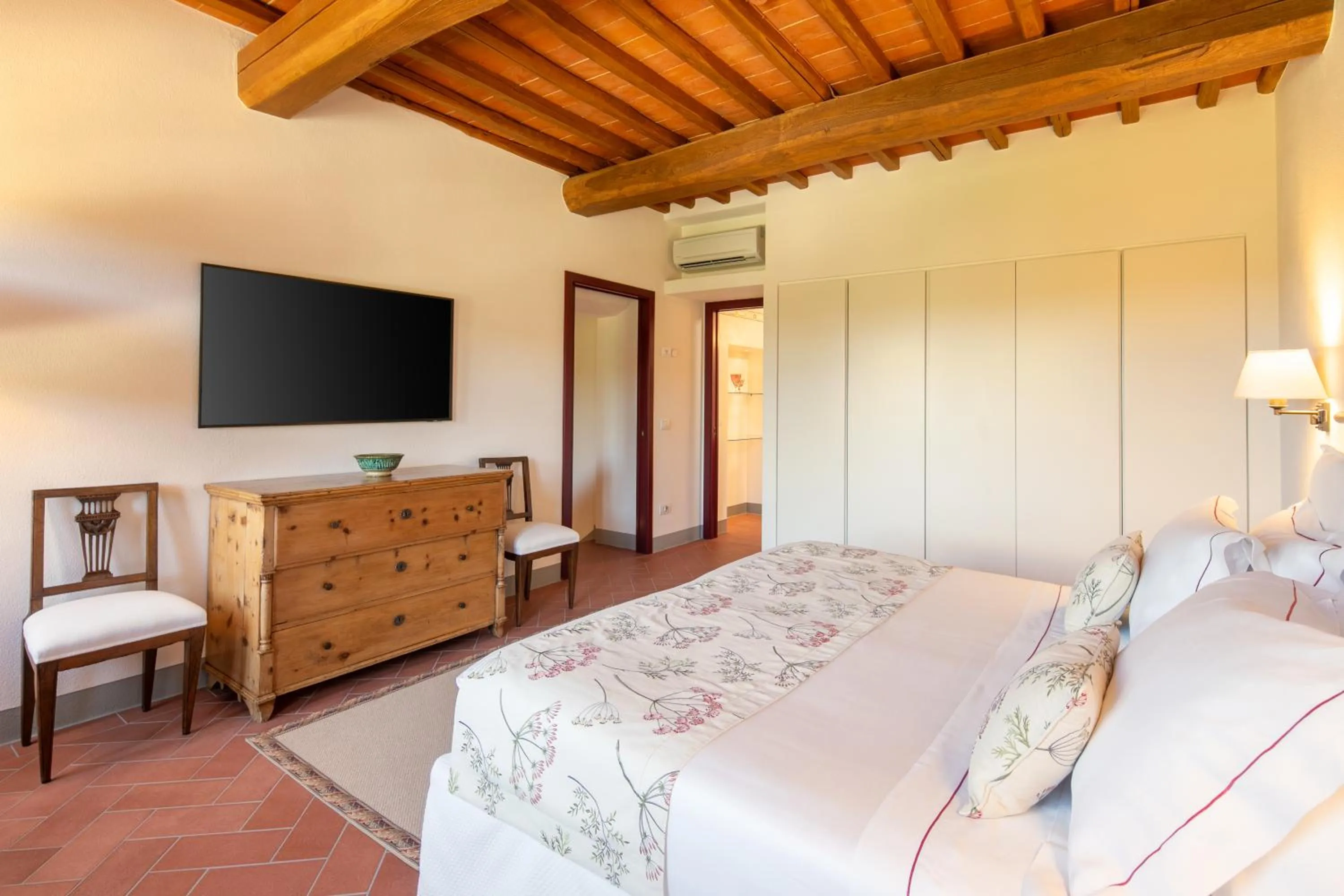 Bedroom, Bed in The Club House