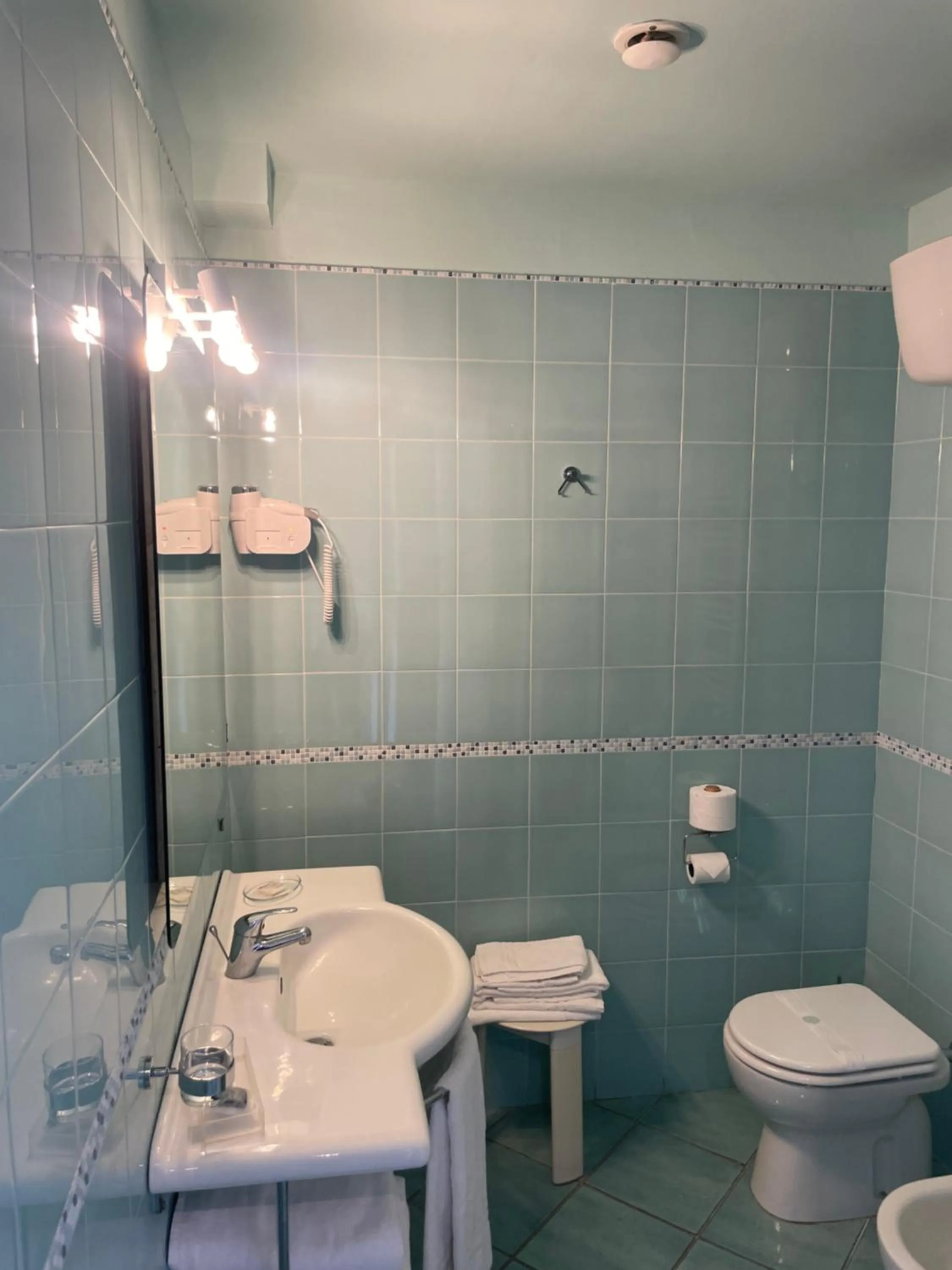 Shower in Hotel Marad