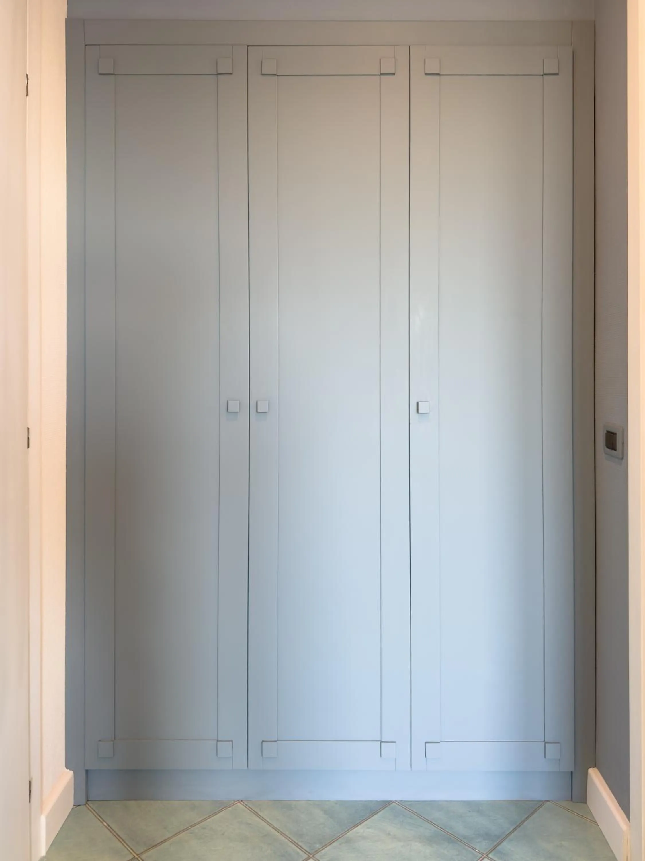 wardrobe in Hotel Marad