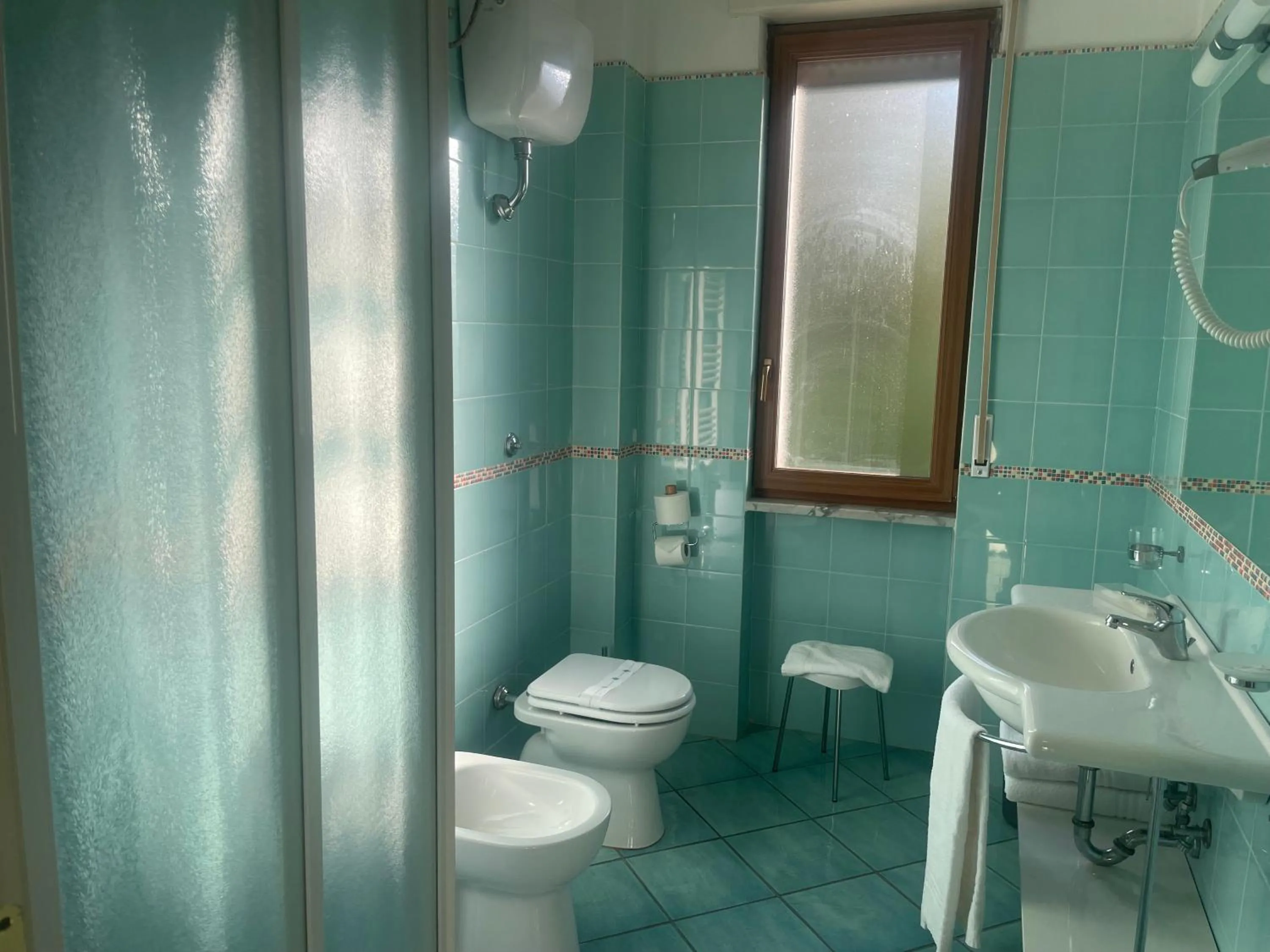 Shower in Hotel Marad