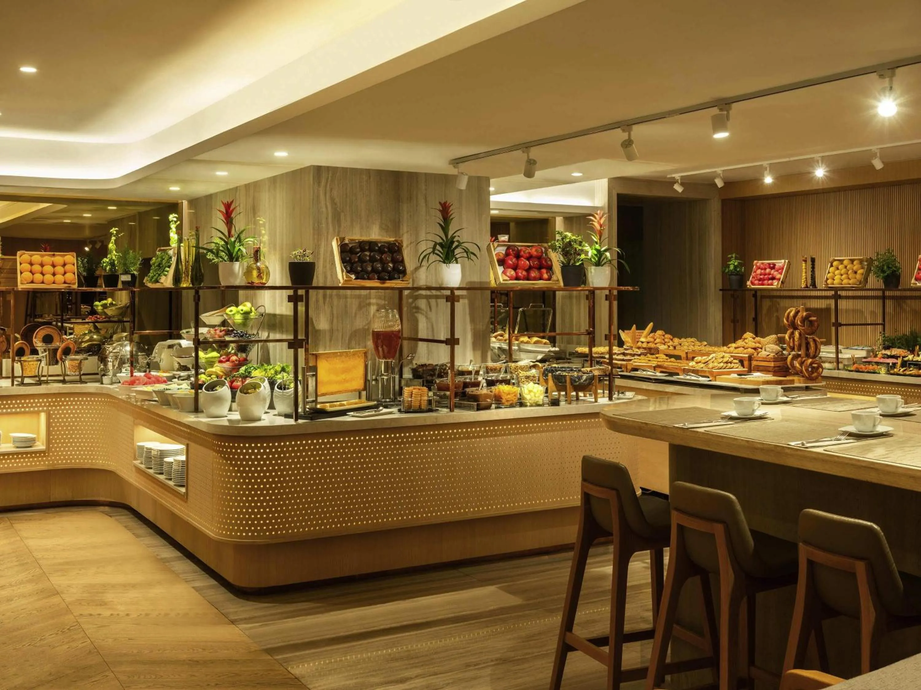 Breakfast in Mövenpick Hotel Istanbul Bosphorus