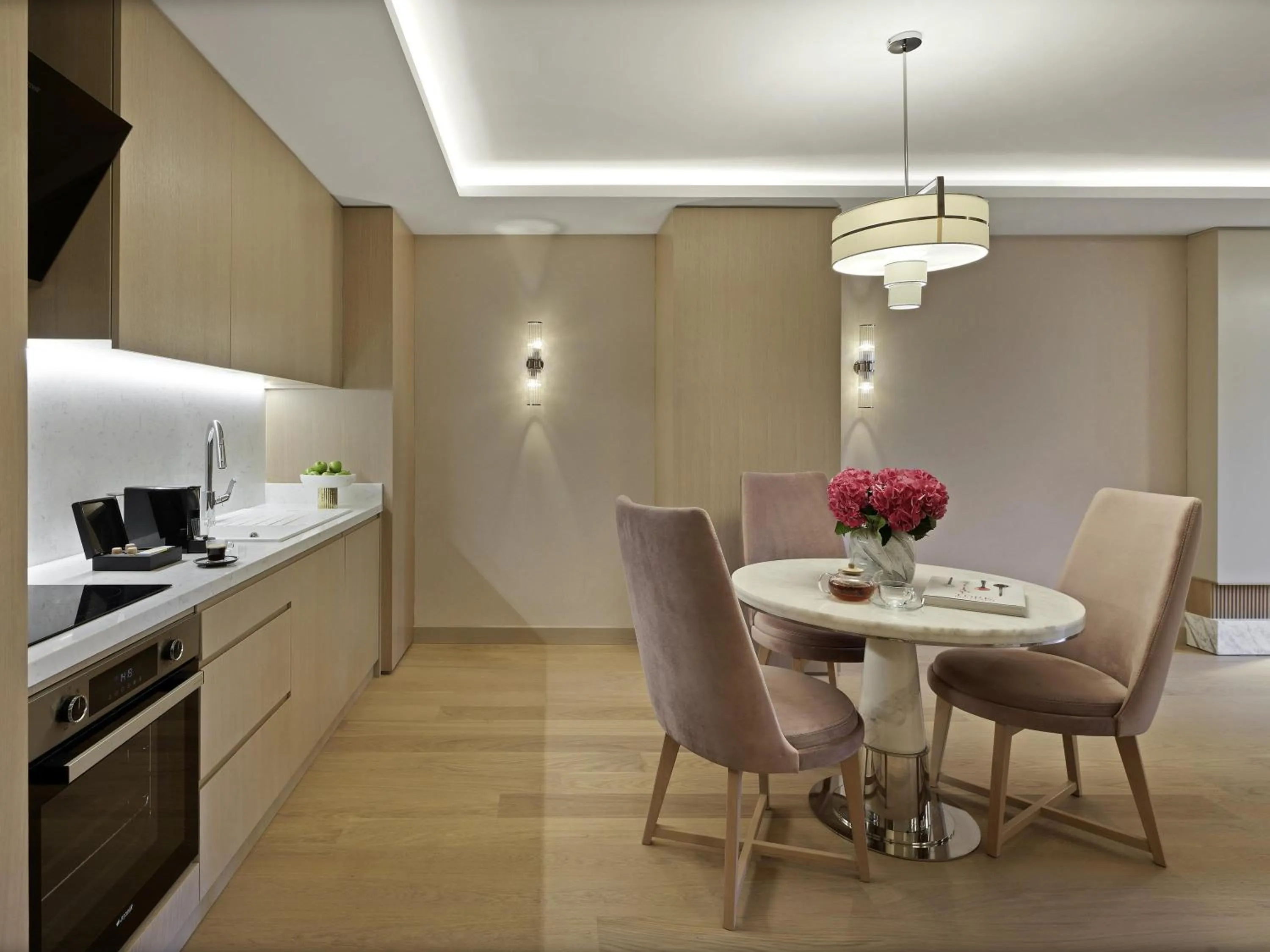 Photo of the whole room in Mövenpick Hotel Istanbul Bosphorus