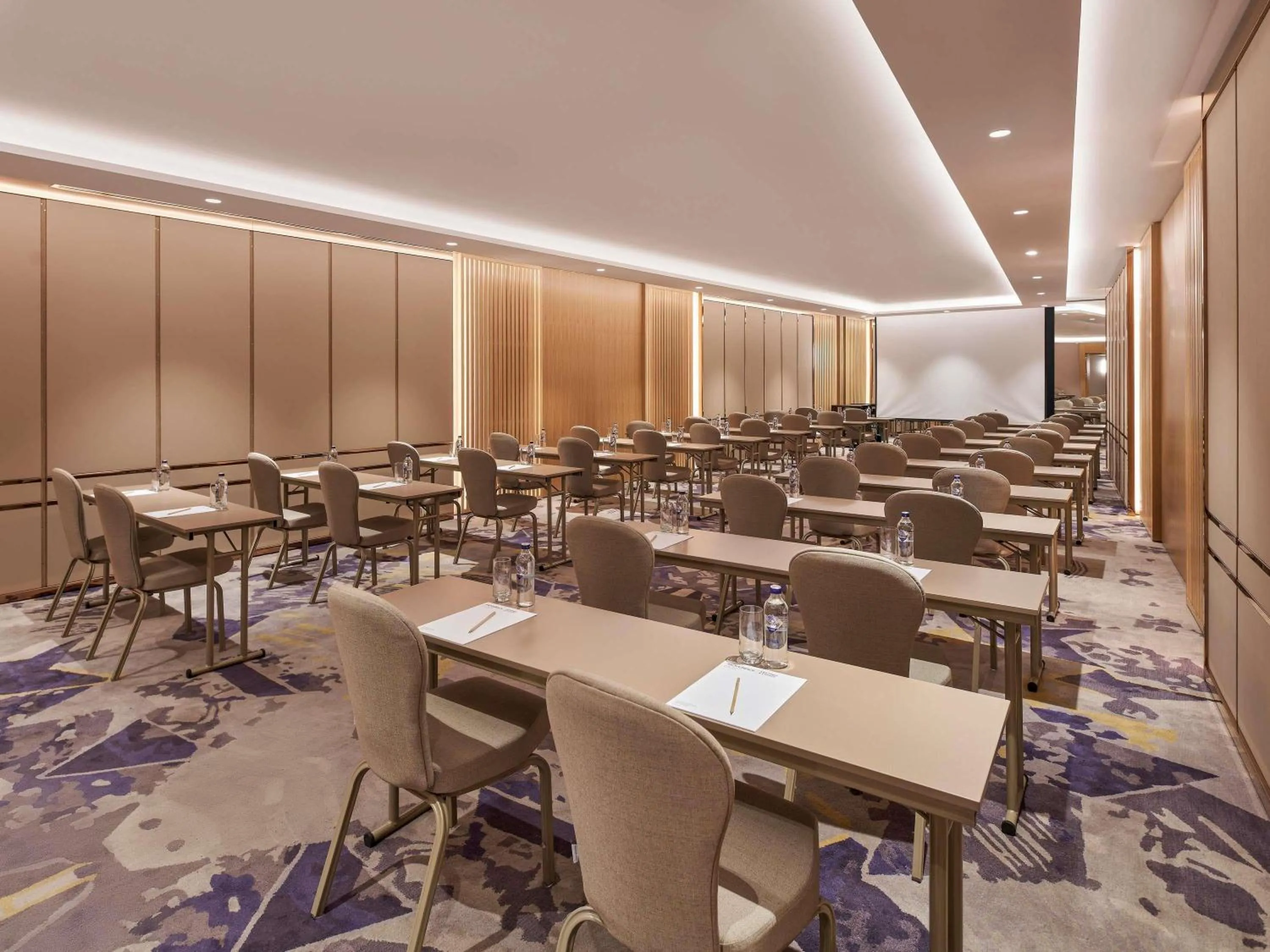 Meeting/conference room in Mövenpick Hotel Istanbul Bosphorus