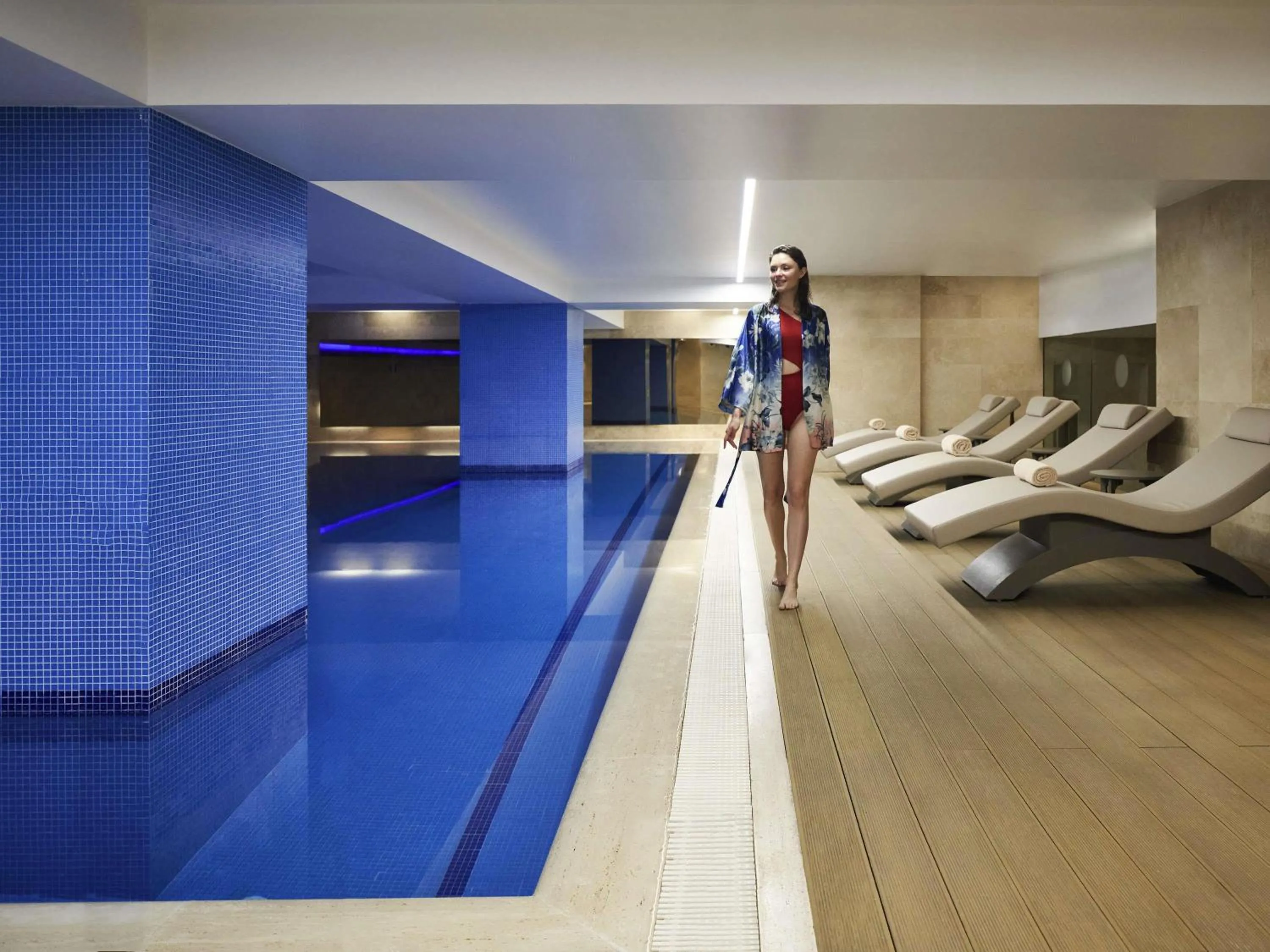 Pool view in Mövenpick Hotel Istanbul Bosphorus