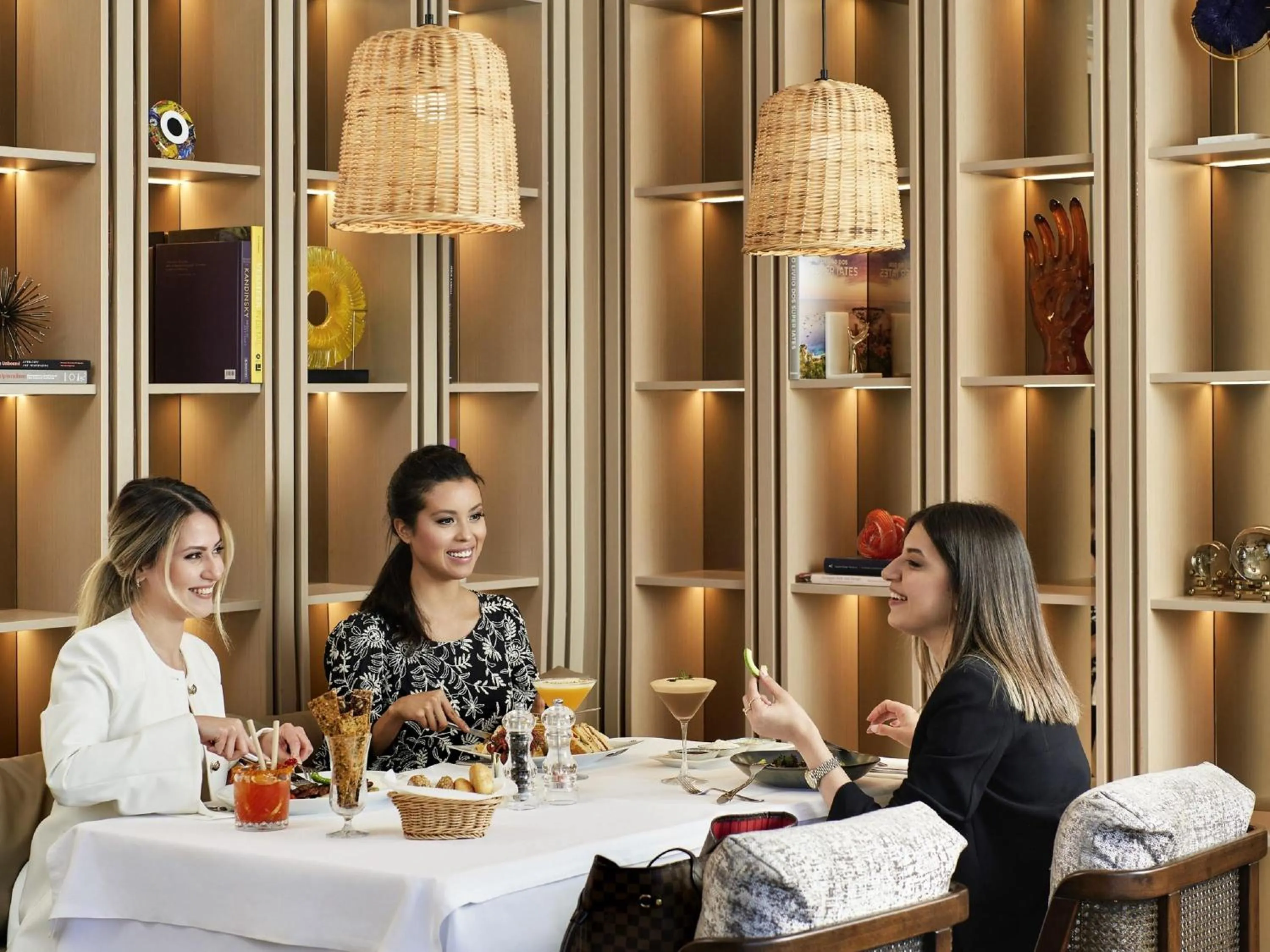 Restaurant/places to eat in Mövenpick Hotel Istanbul Bosphorus