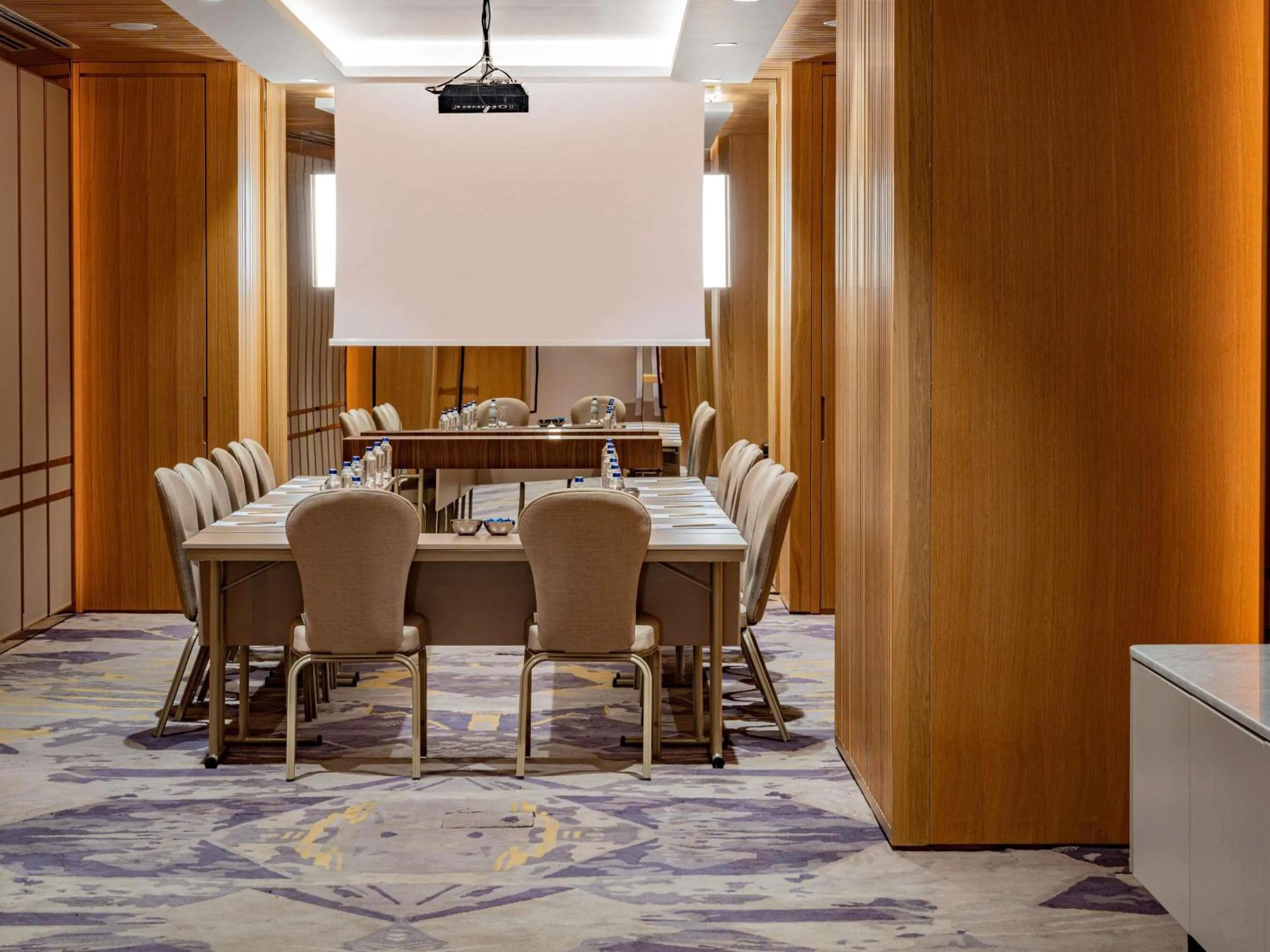 Meeting/conference room in Mövenpick Hotel Istanbul Bosphorus